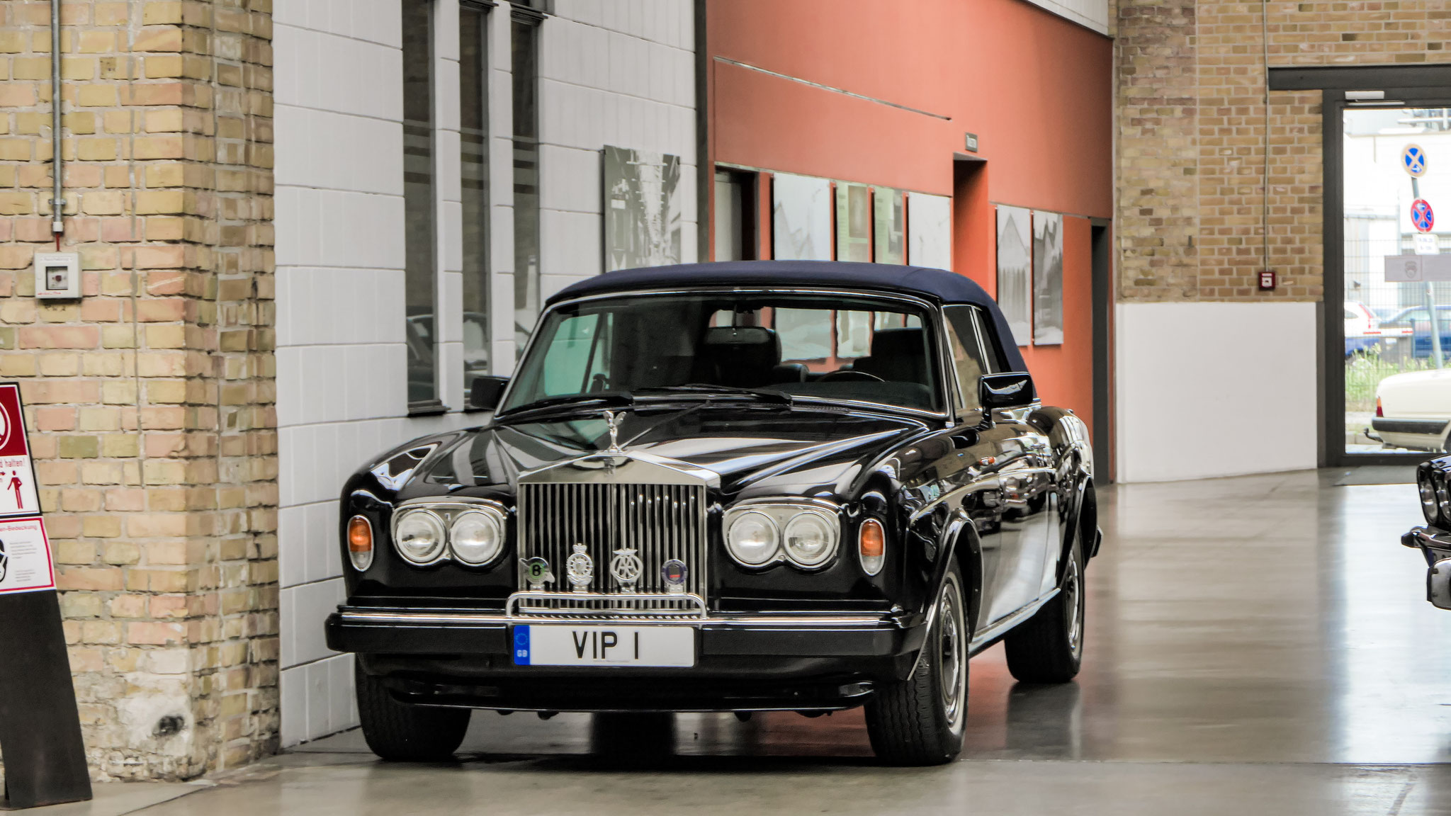 Rolls Royce Corniche - VIP1 (GB)