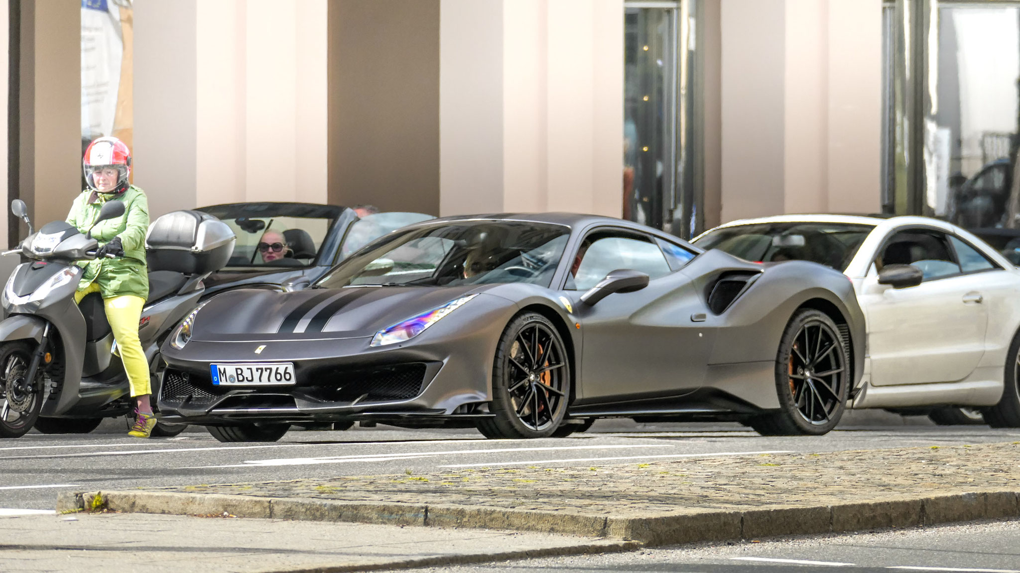 Ferrari 488 Pista - M-BJ7766