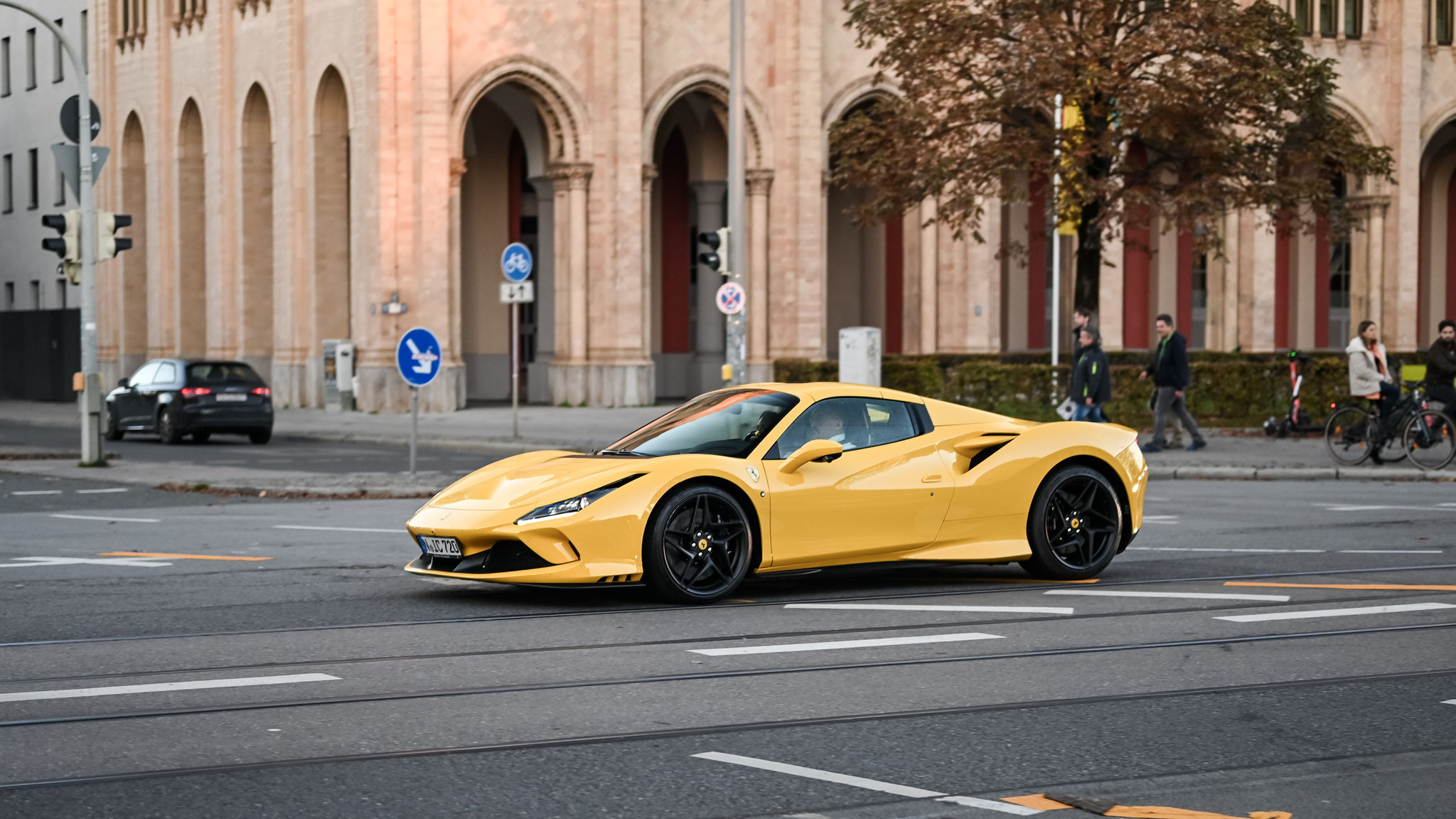 Ferrari F8 Spider - N-IC720
