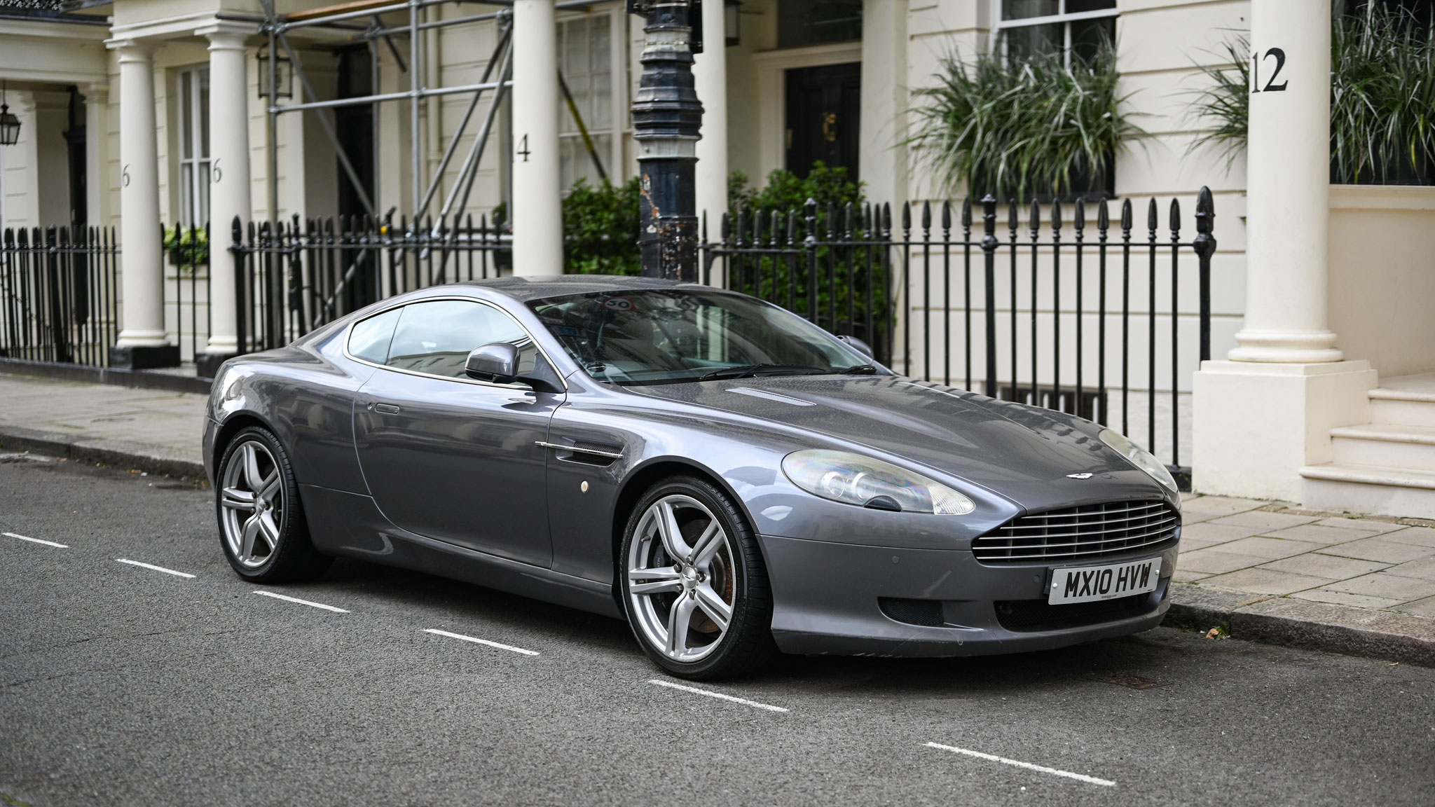 Aston Martin DB9 - MX10HVW (GB)