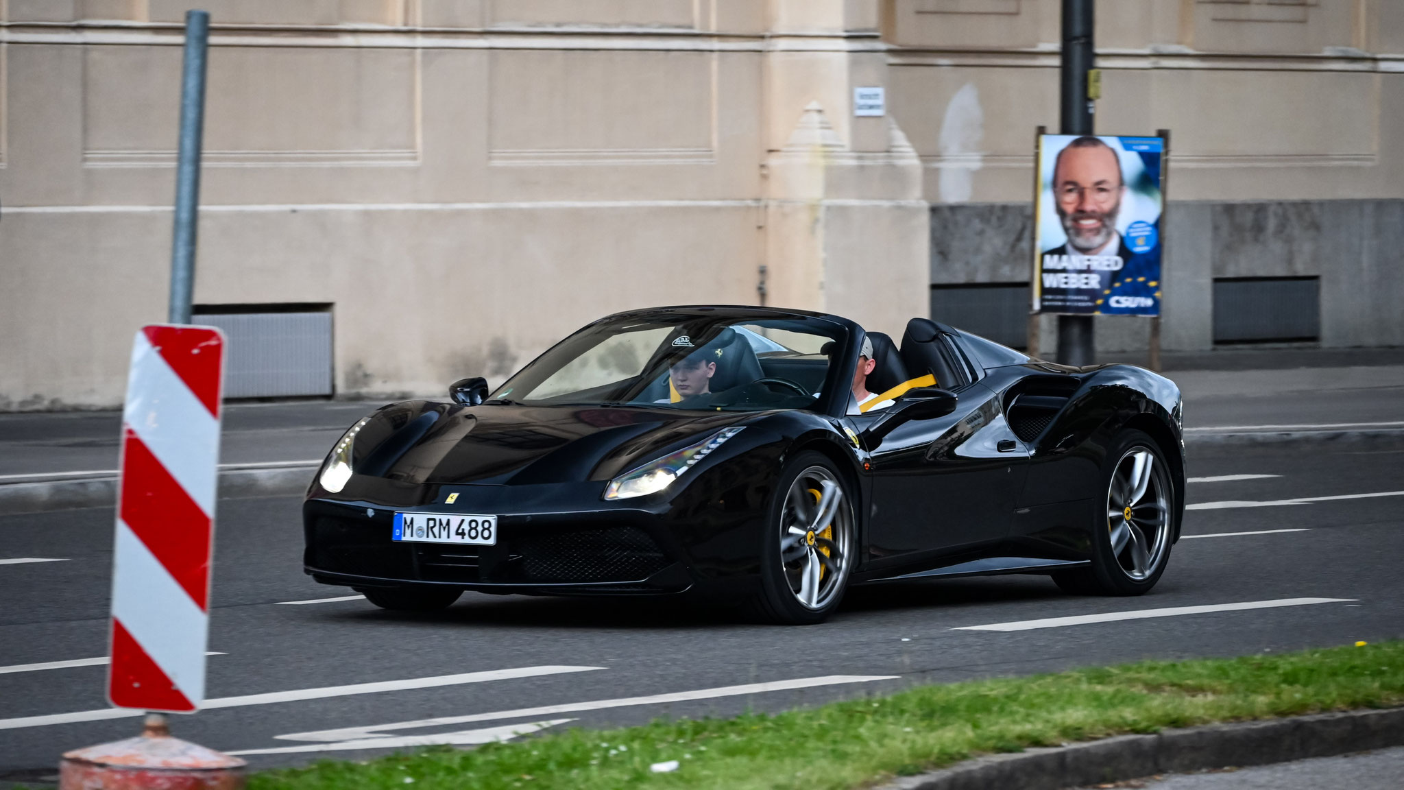 Ferrari 488 Spider - M-RM488