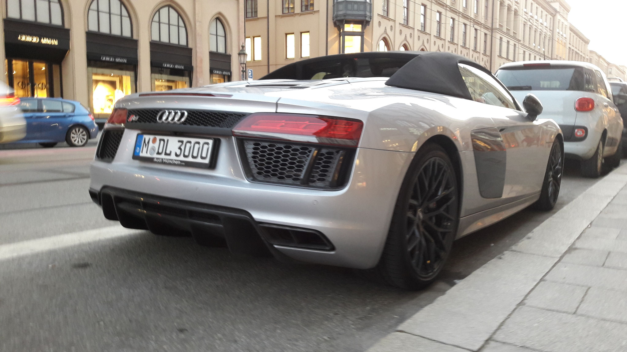 Audi R8 V10 Spyder - M-DL3000
