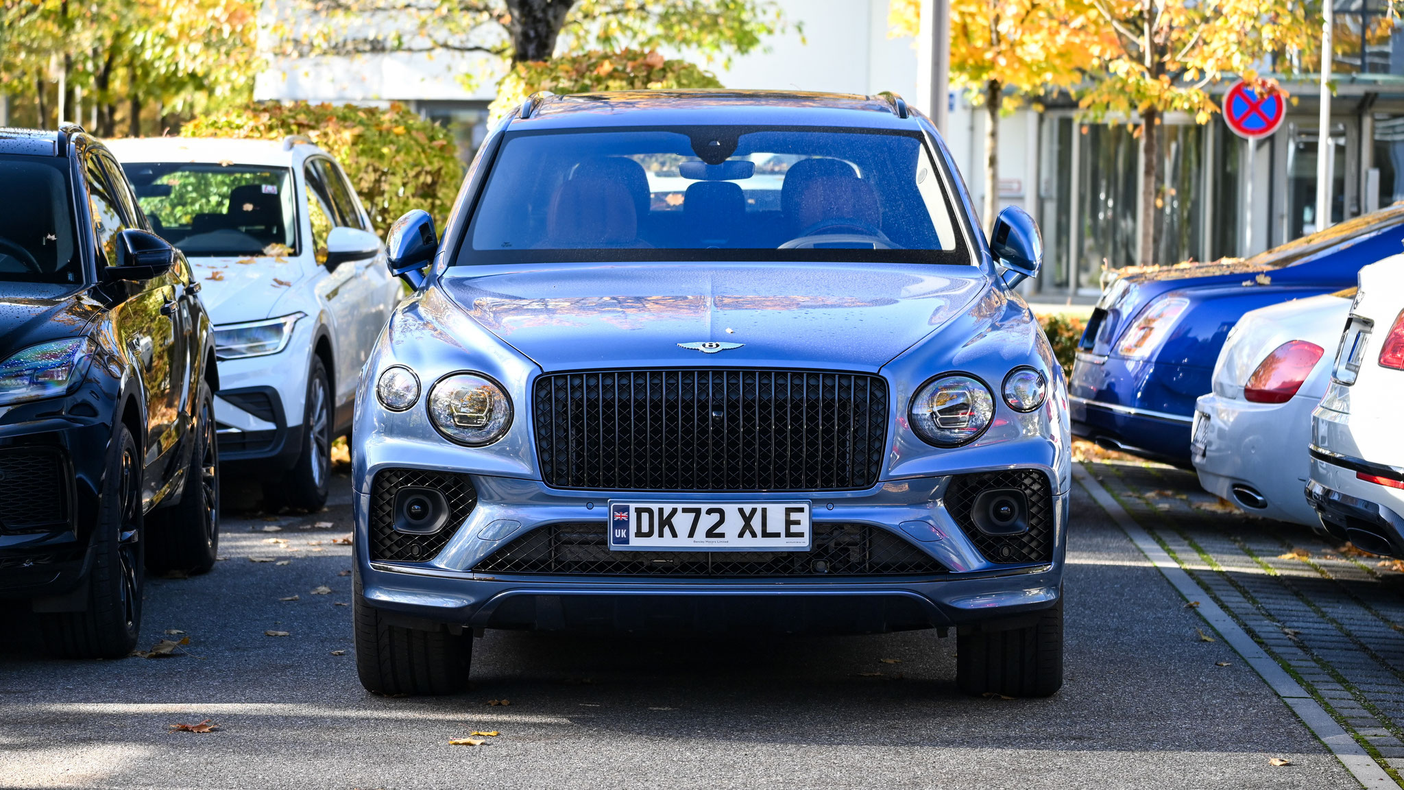 Bentley Bentayga - DK72XLE (GB)