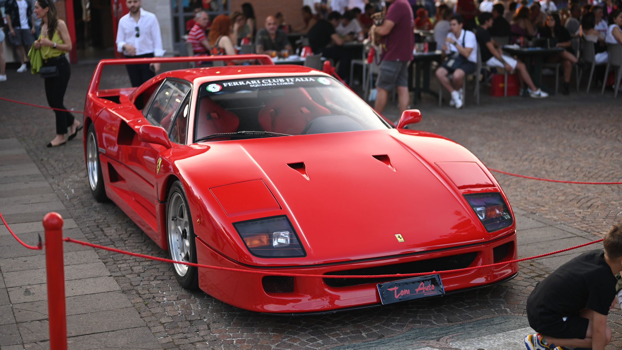 Ferrari F40 - GF826VY (ITA)
