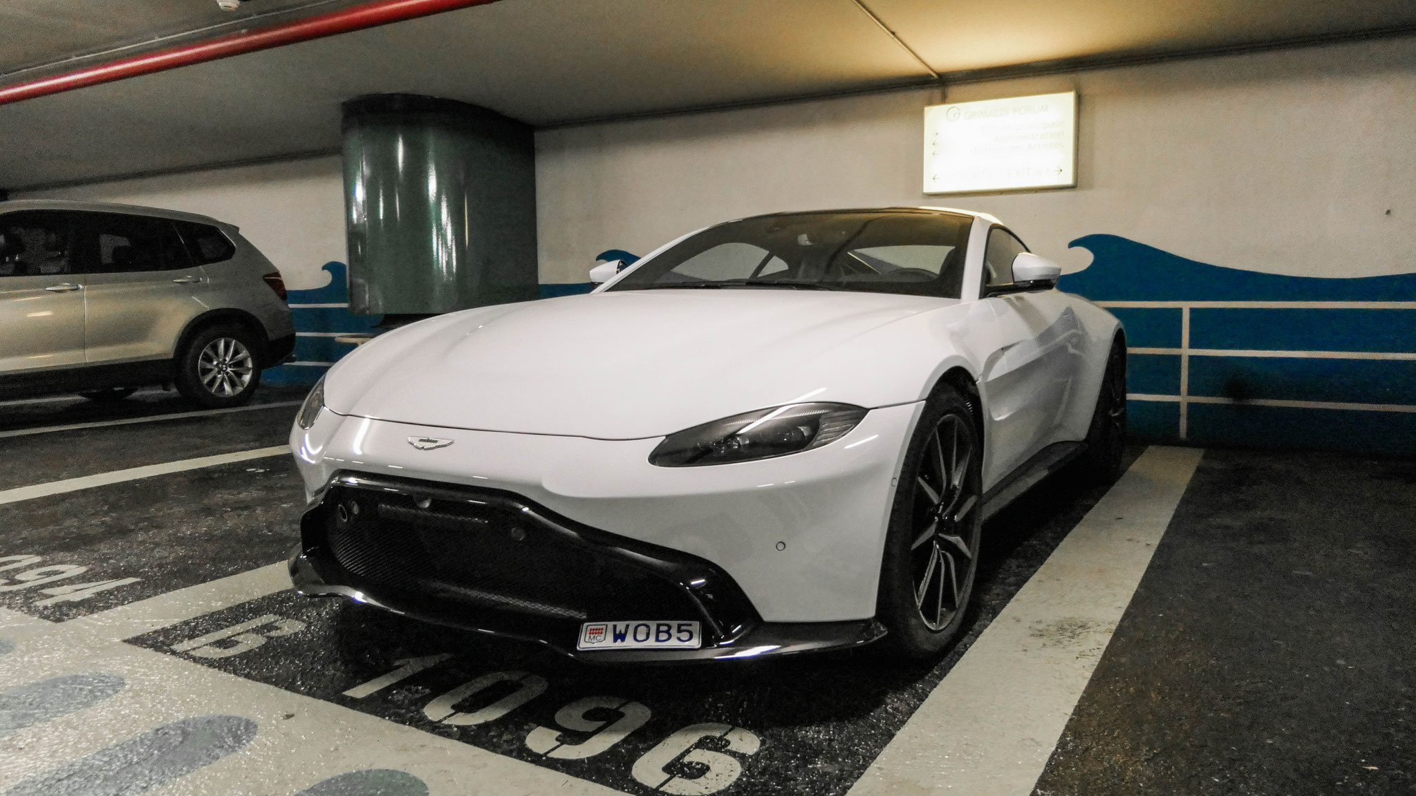 Aston Martin Vantage - W0B5 (MC)