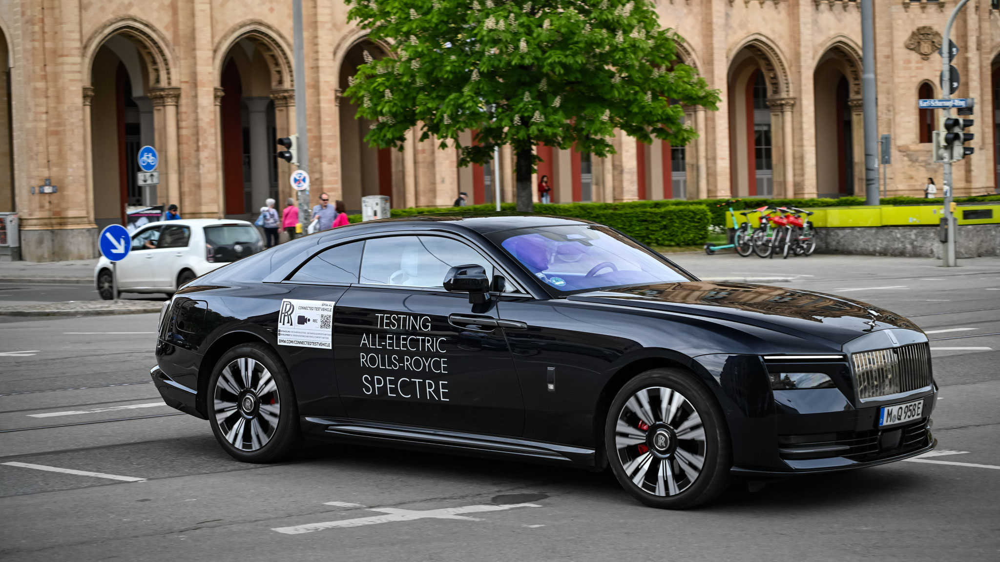Rolls Royce Spectre - M-Q958E