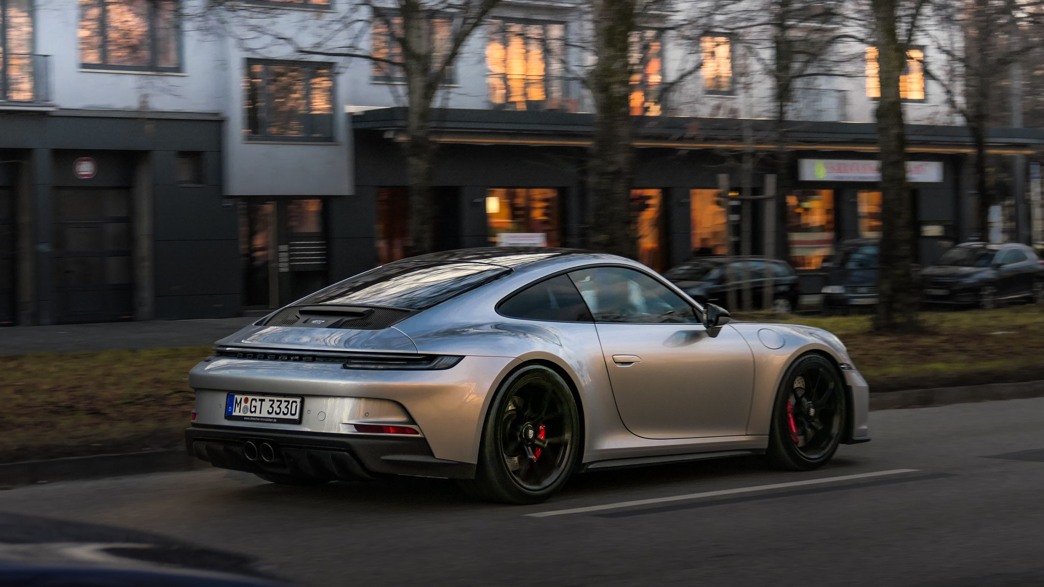 Porsche 992 GT3 Touring - M-GT3330