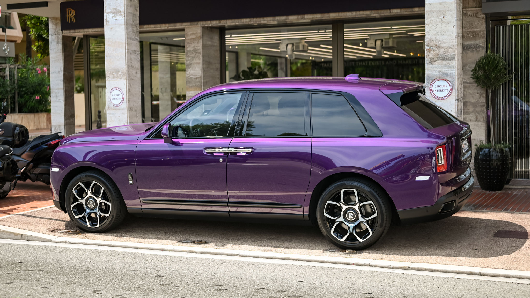 Rolls Royce Cullinan - T313 (MC)