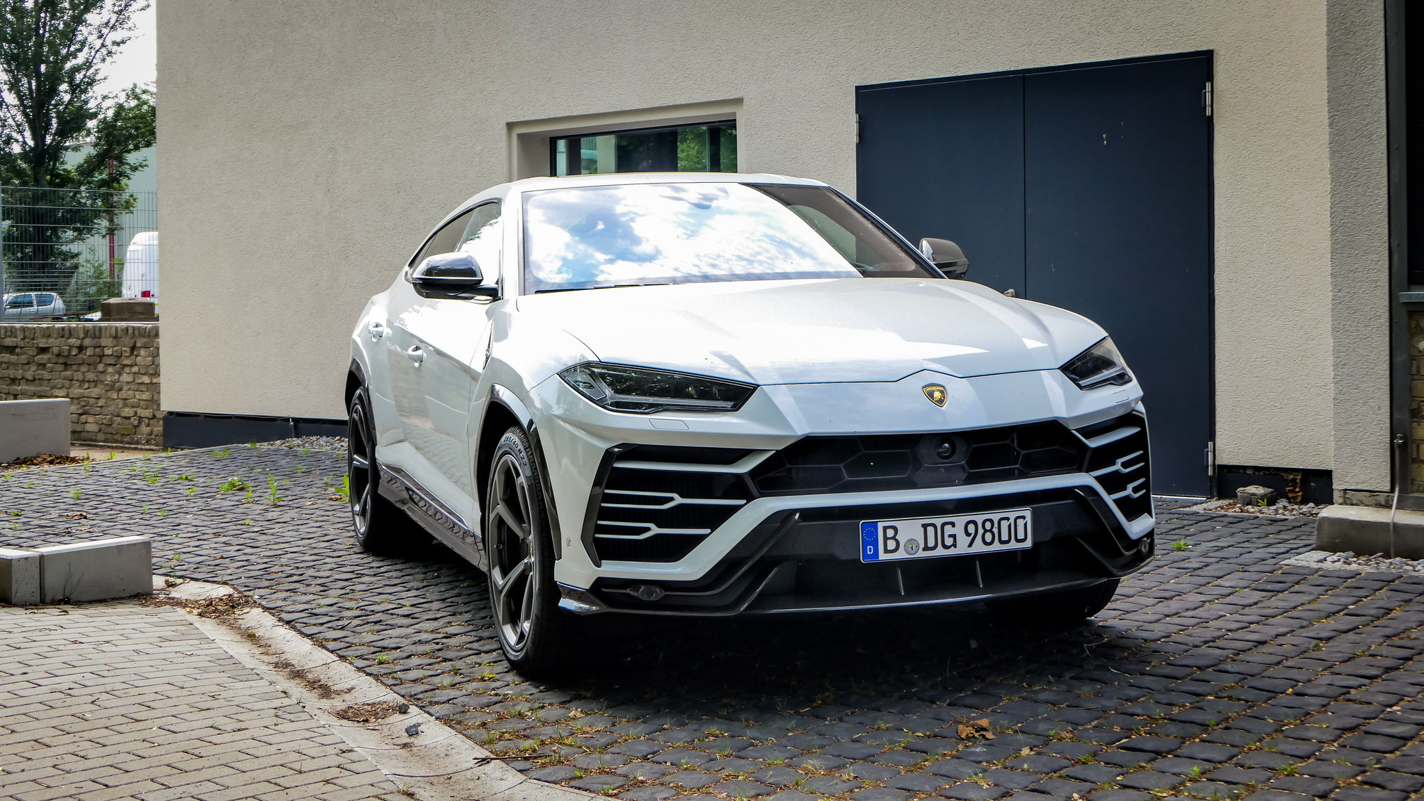 Lamborghini Urus - B-DG9800