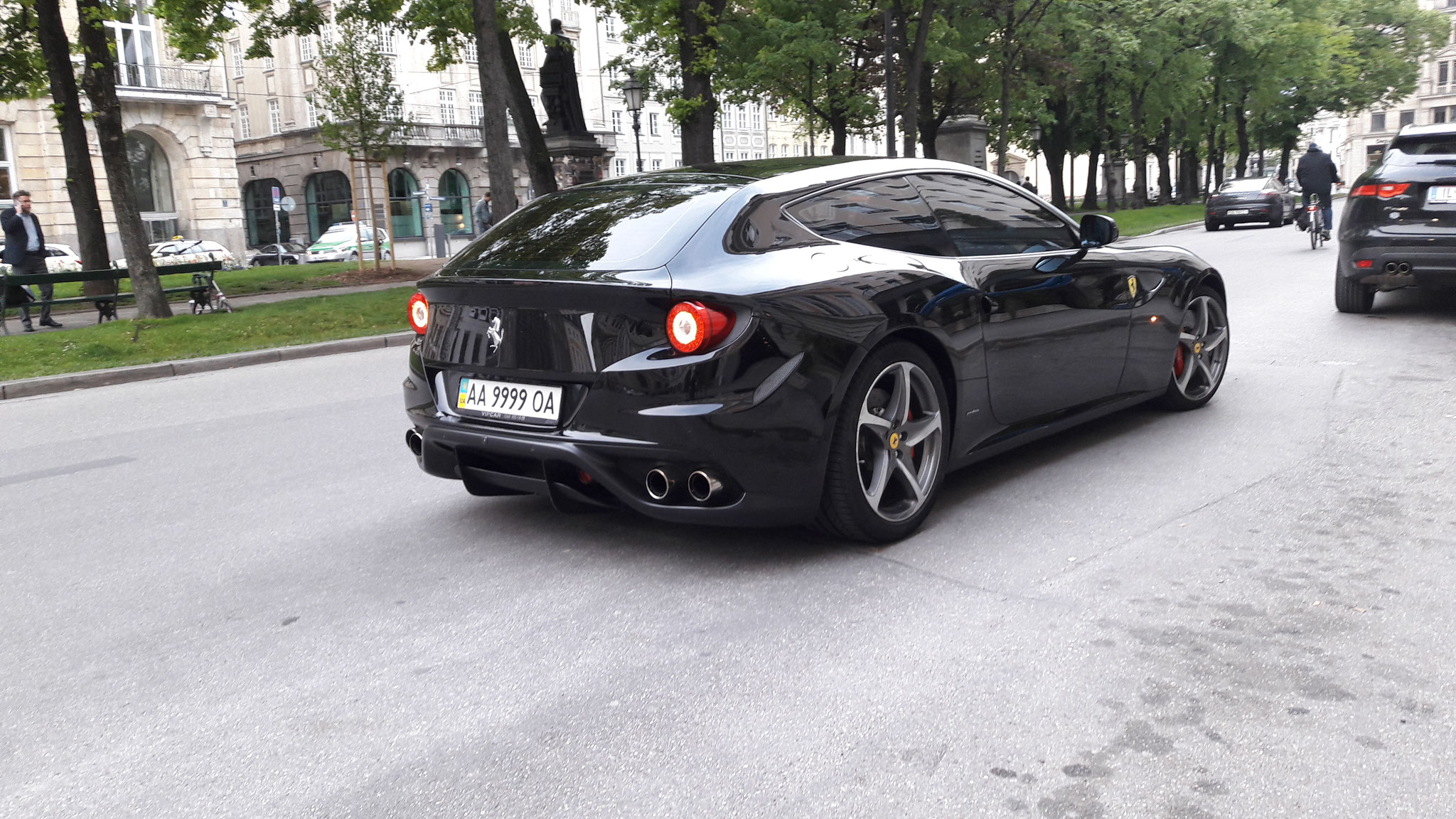 Ferrari FF - AA9999OA (UA)