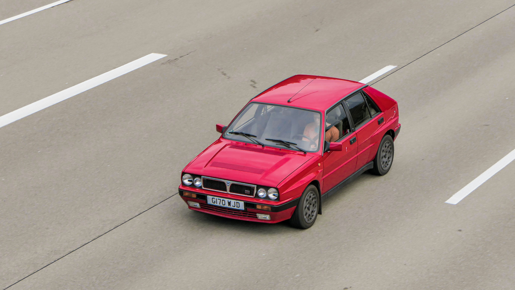Lancia Delta HF - GI70WJD (GB)