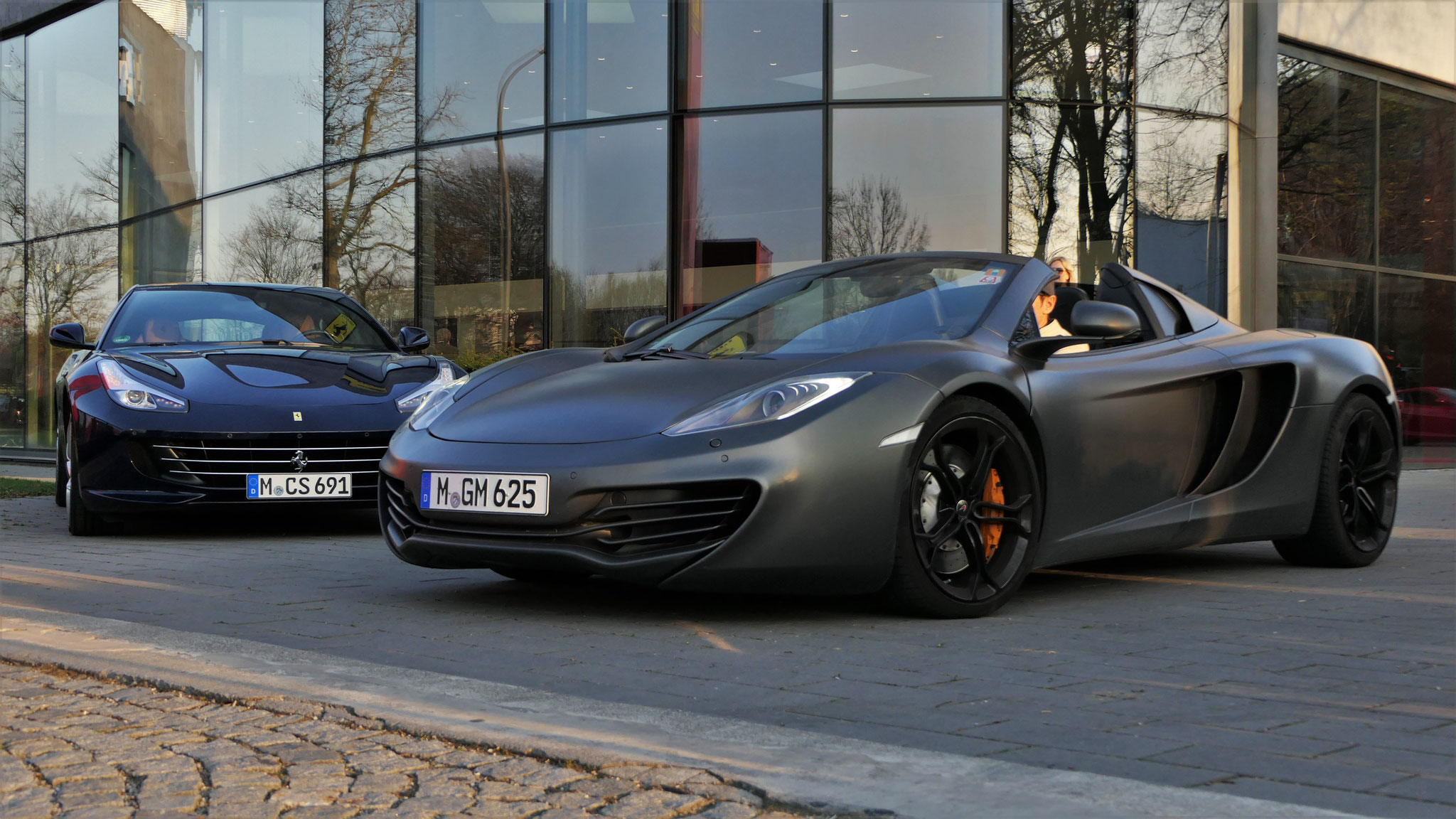 McLaren MP4-12C - M-GM625