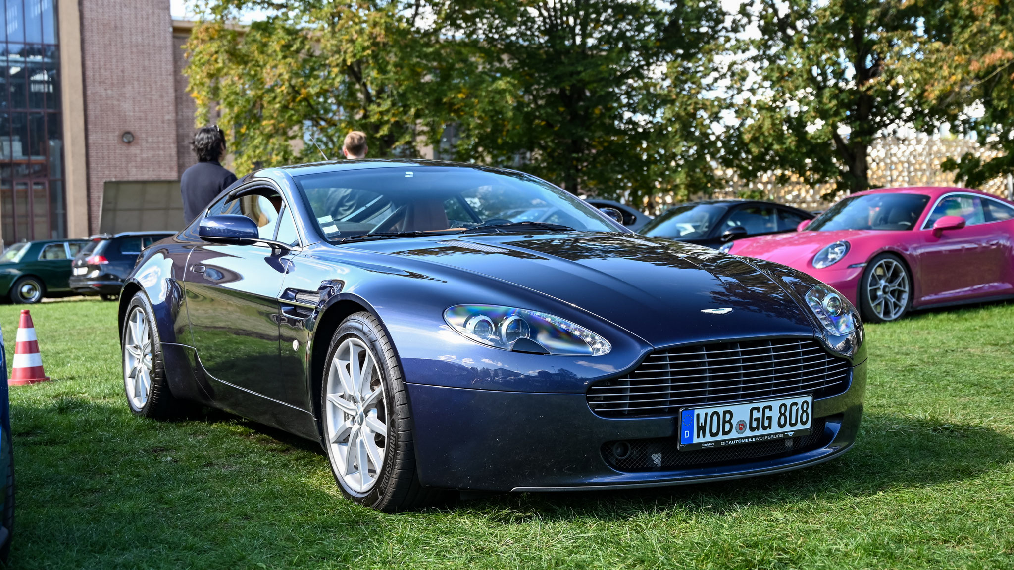 Aston Martin Vantage V8 - WOB-GG808