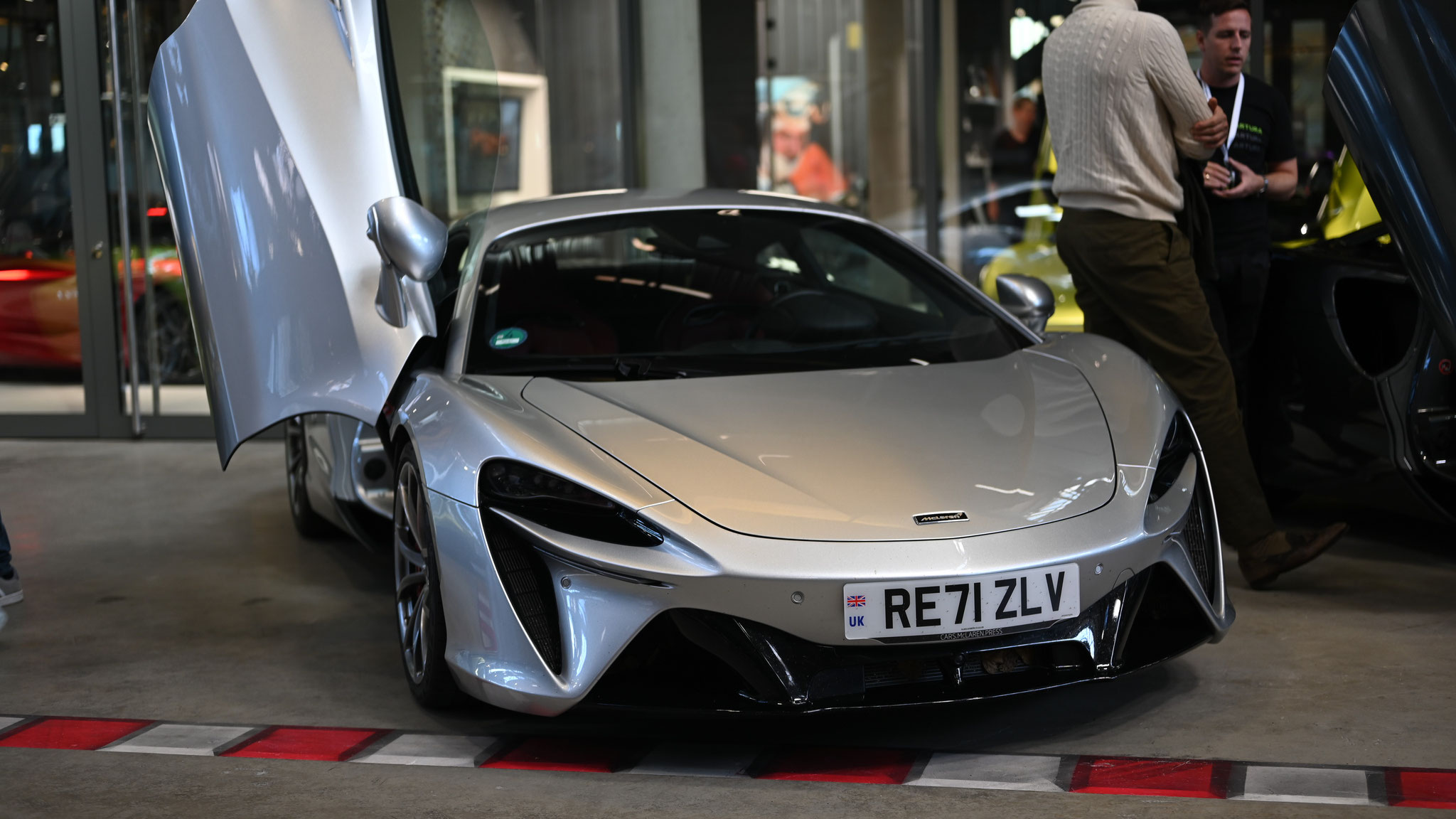 McLaren Artura - RE71ZLV (GB)