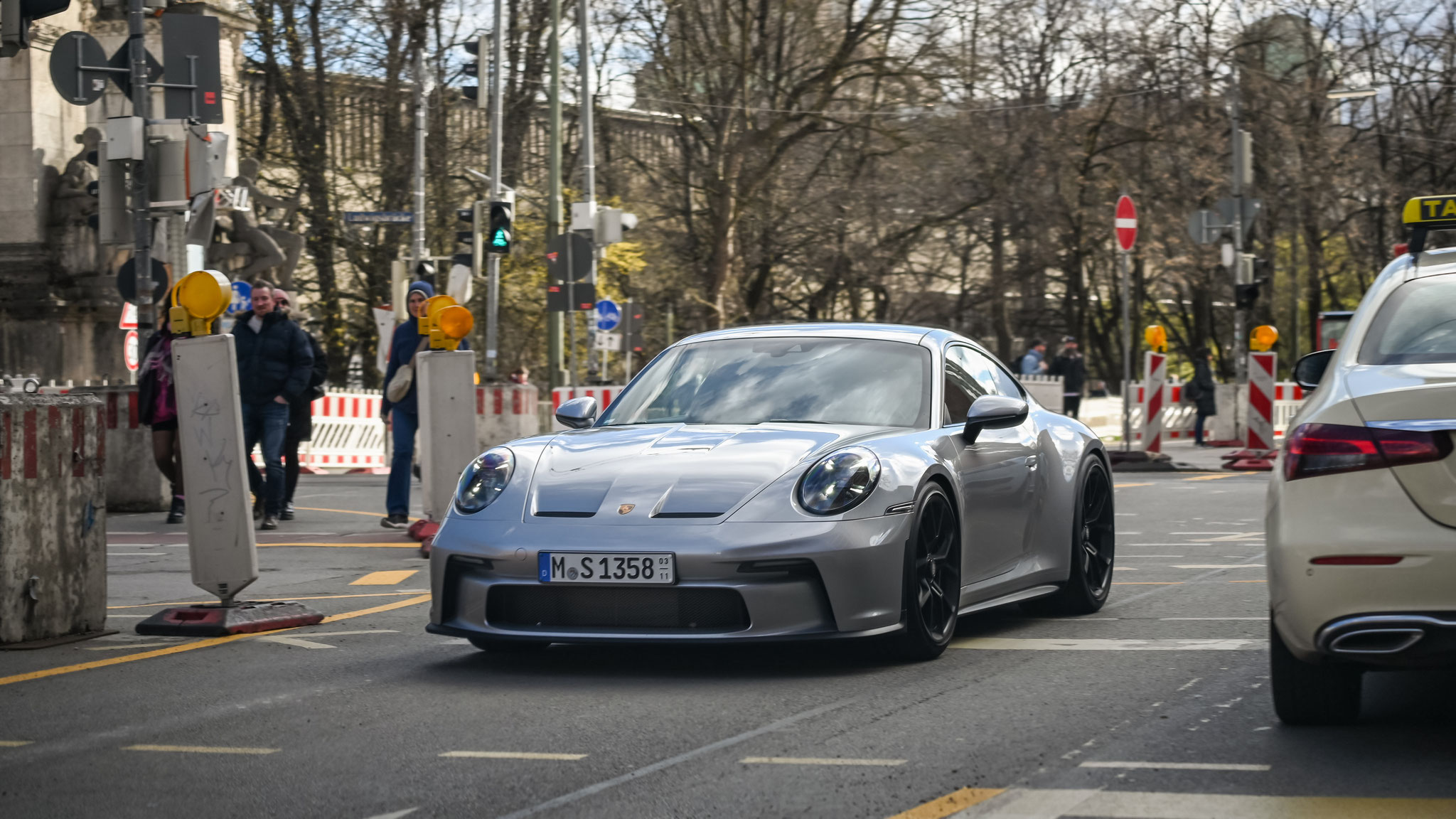 Porsche 992 GT3 Touring - M-S1358