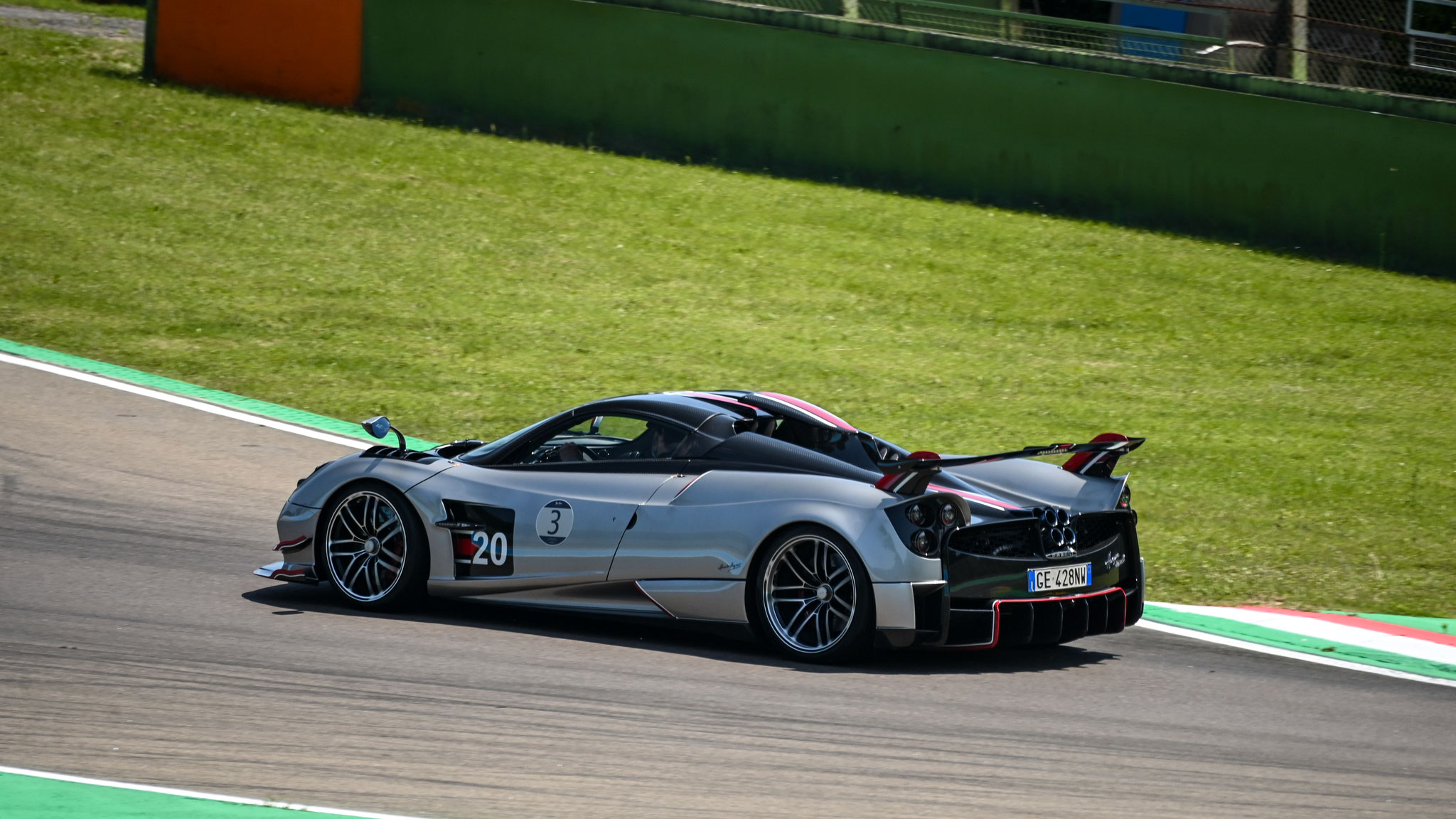 Pagani Huayra Roadster BC - GE428NW (ITA)