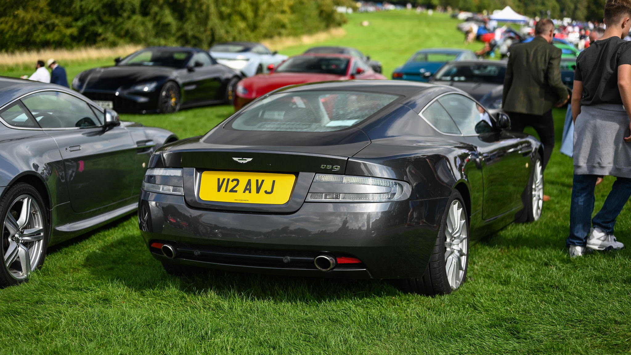Aston Martin DB9 - V12AVJ (GB)