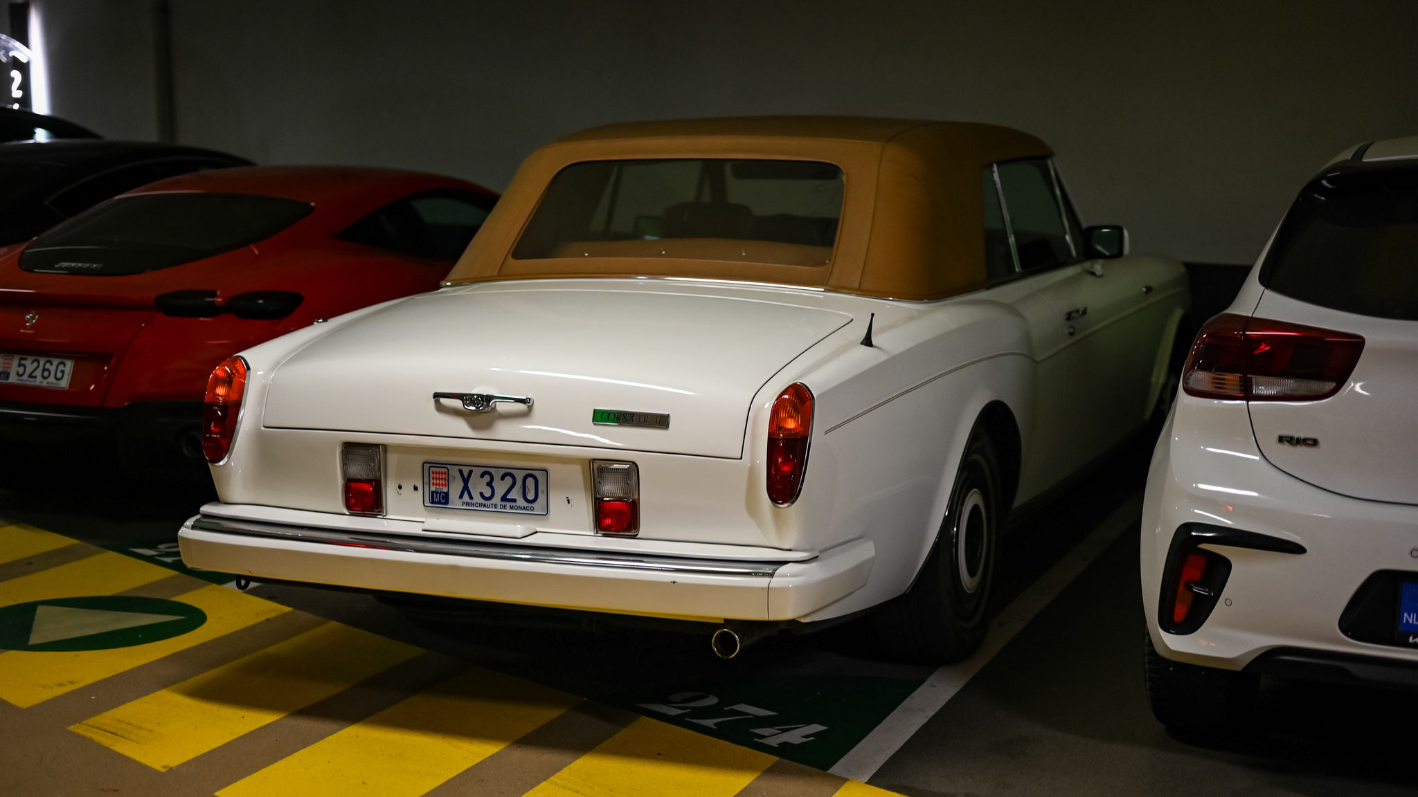 Rolls Royce Corniche - X320 (MC)