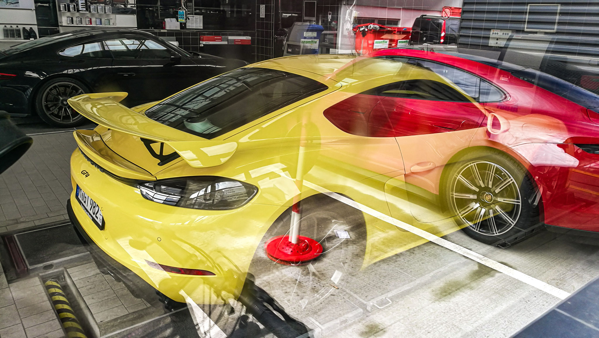 Porsche Cayman GT4 - M-GT982