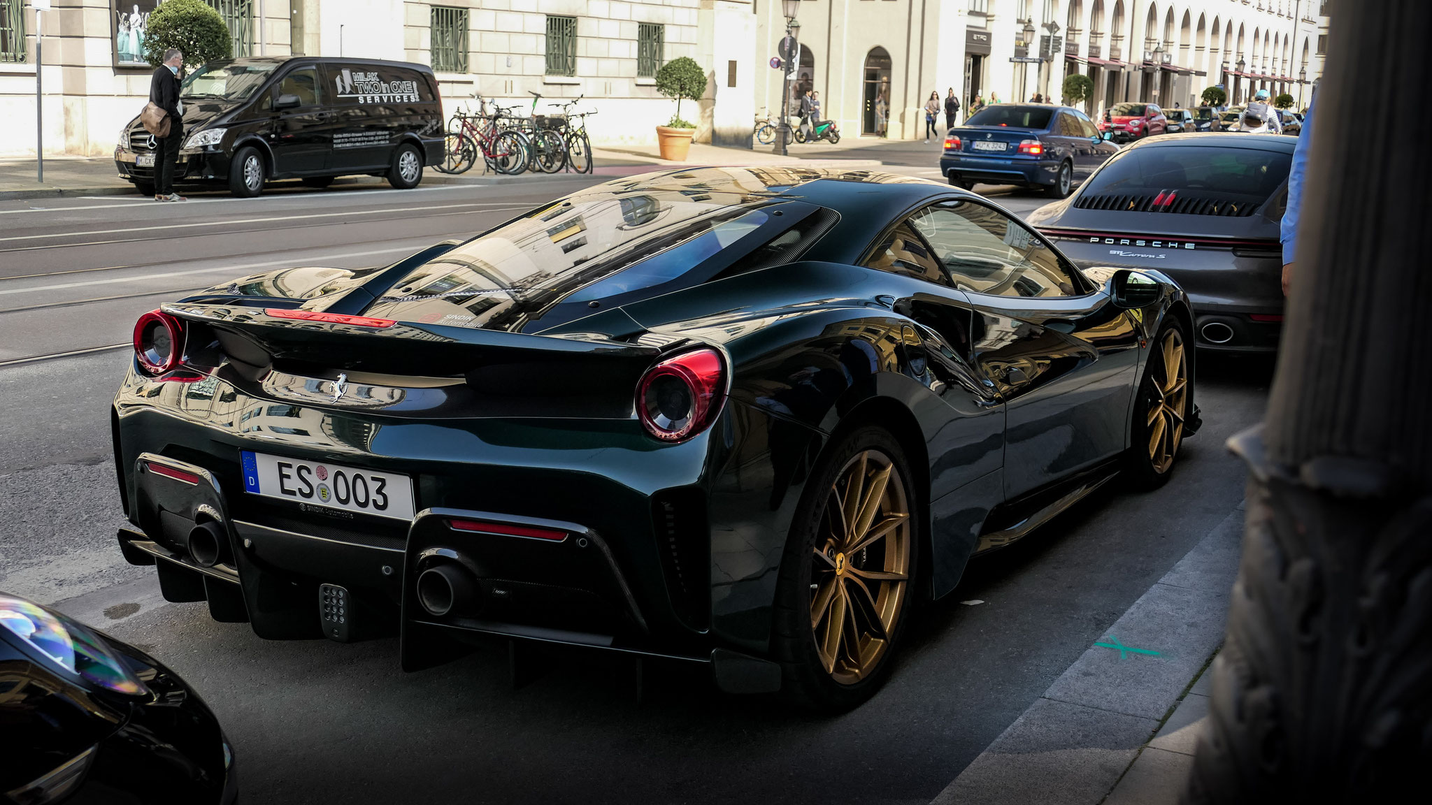 Ferrari 488 Pista - ES-OO3