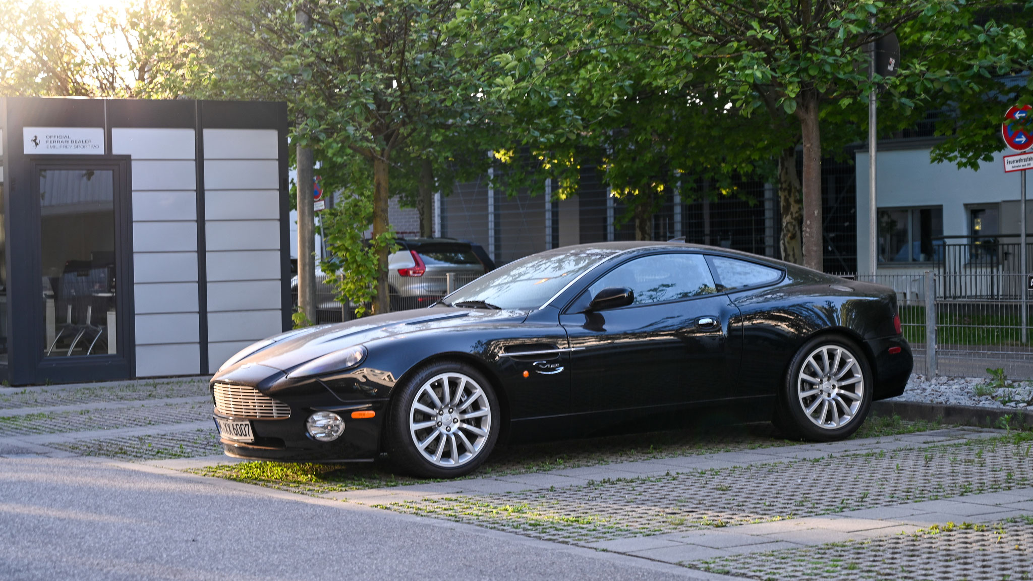 Aston Martin V12 Vanquish - M-XX6007