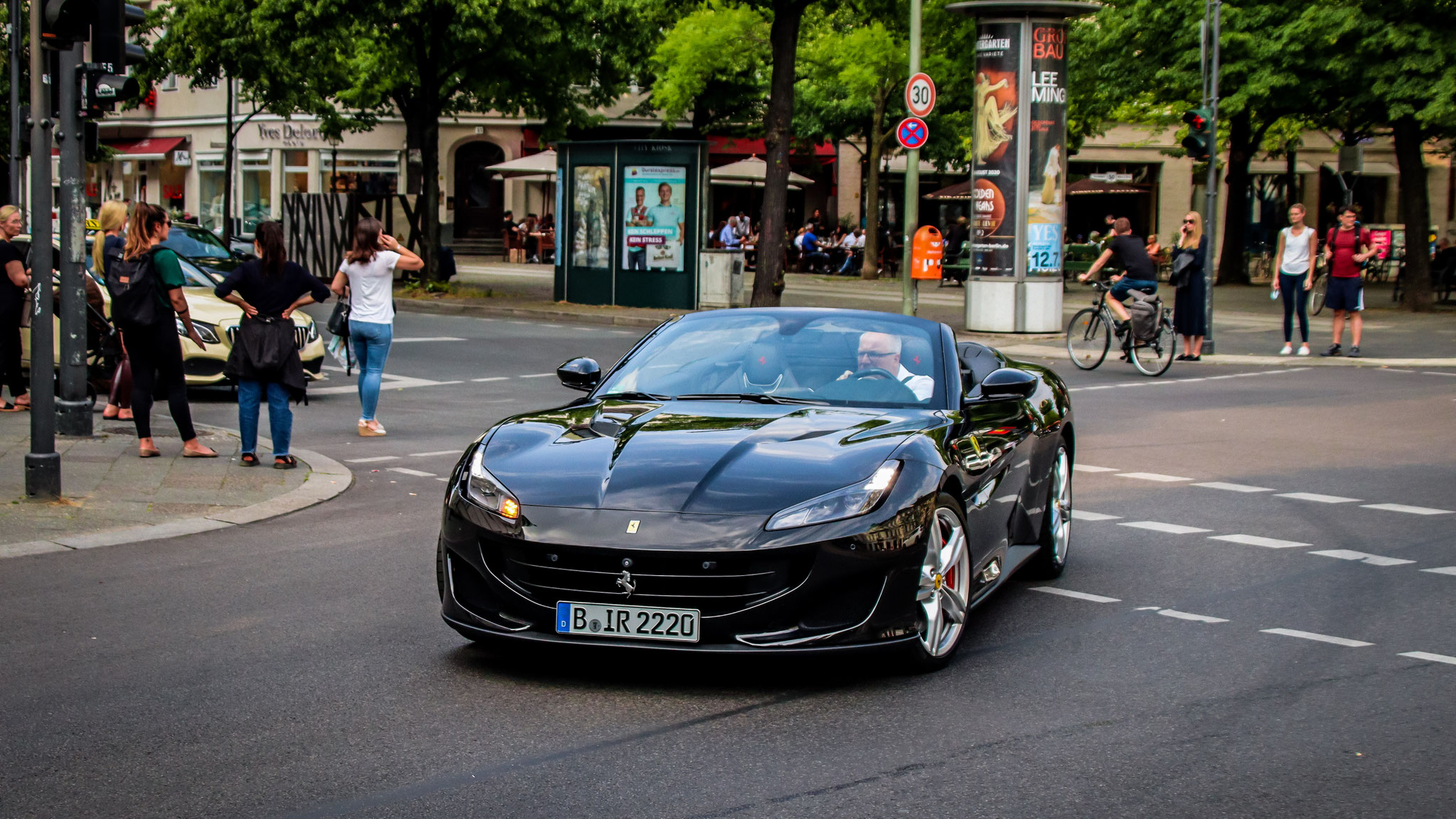 Ferrari Portofino - B-IR-2220