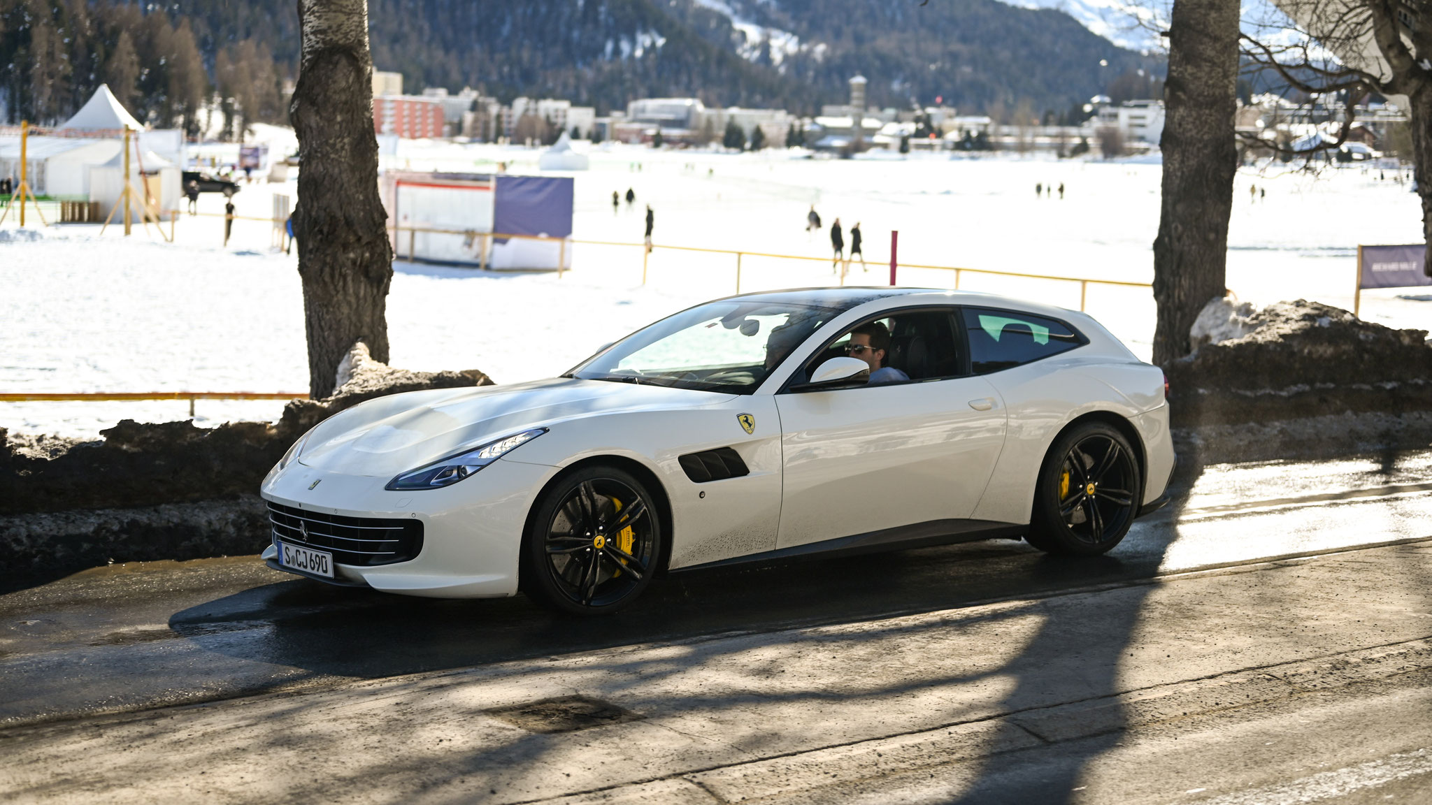 Ferrari GTC4 Lusso - S-CJ690