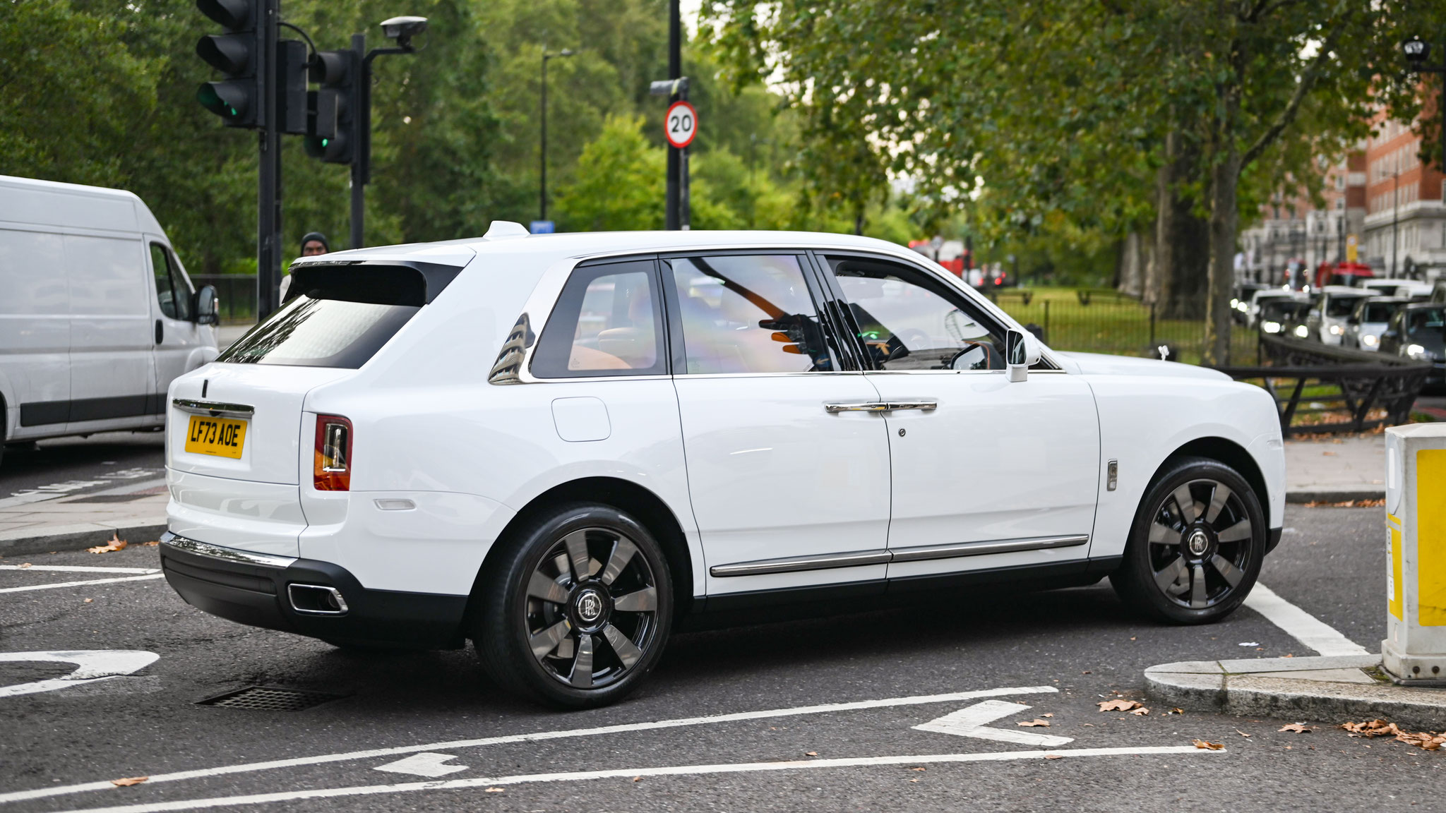 Rolls Royce Cullinan - LF73AOE (GB)