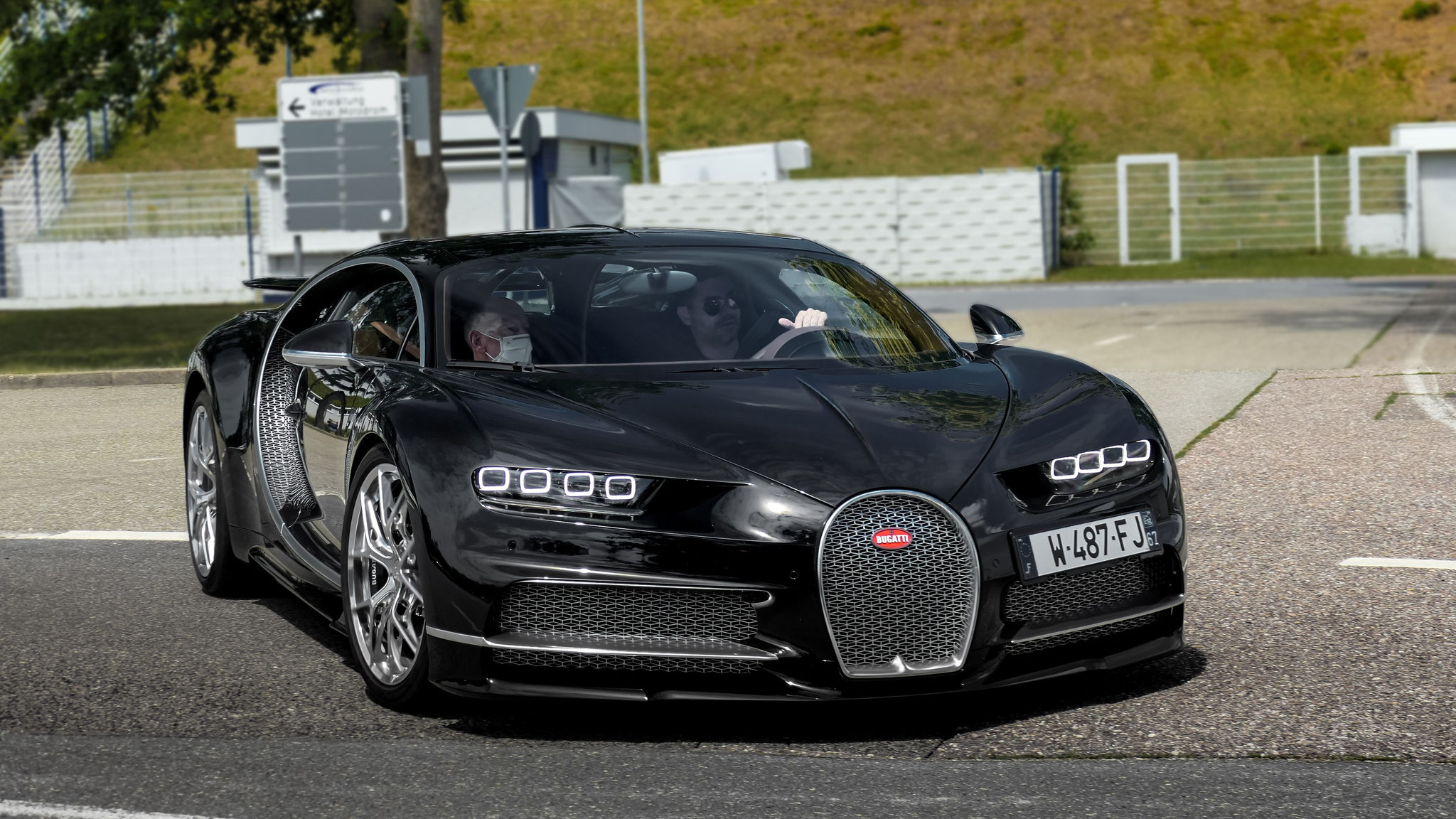 Bugatti Chiron Sport - W487FJ-67 (FRA)