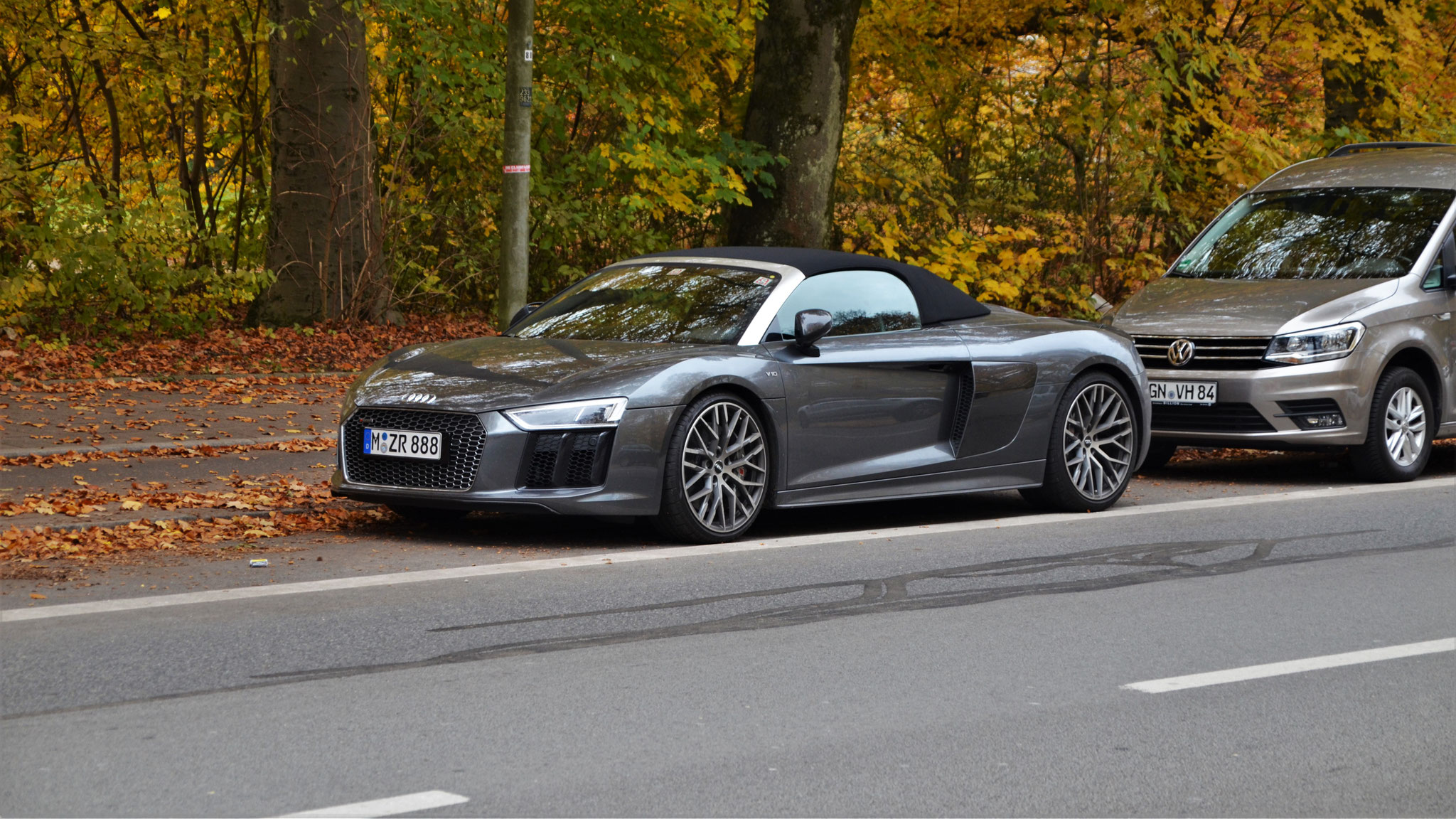 Audi R8 V10 Spyder - M-ZR888