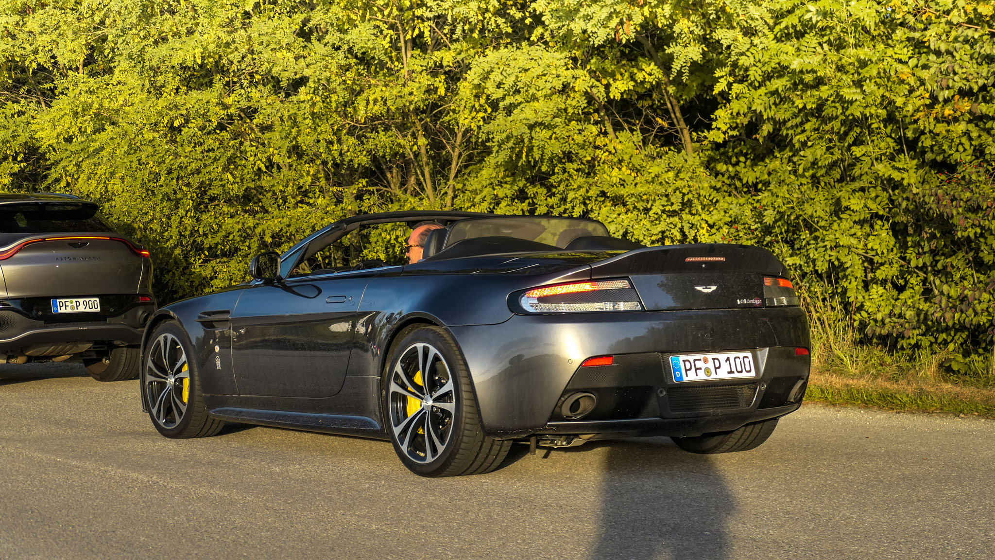 Aston Martin Vantage V12 Volante - PF-P100