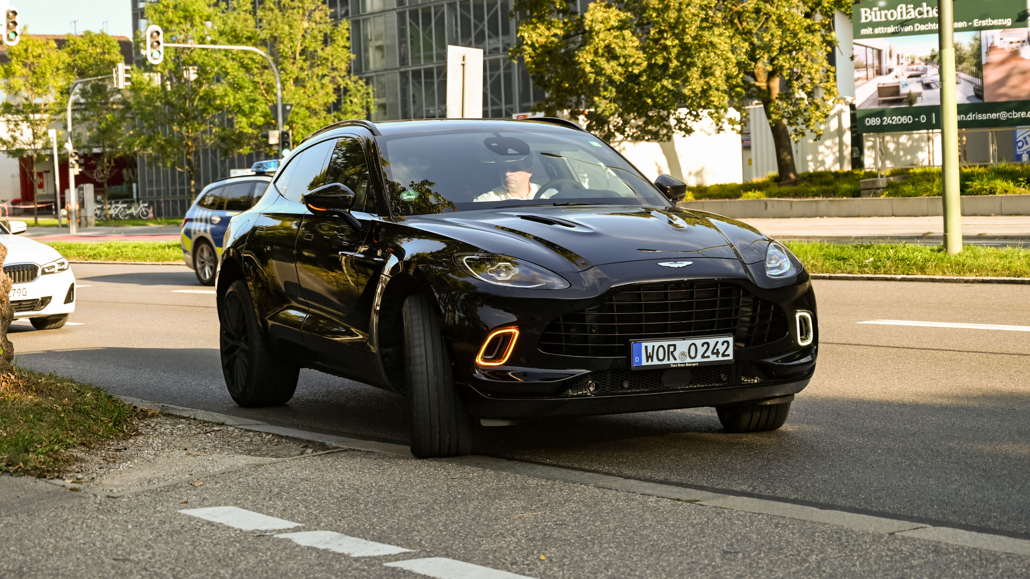 Aston Martin DBX - WOR-O242