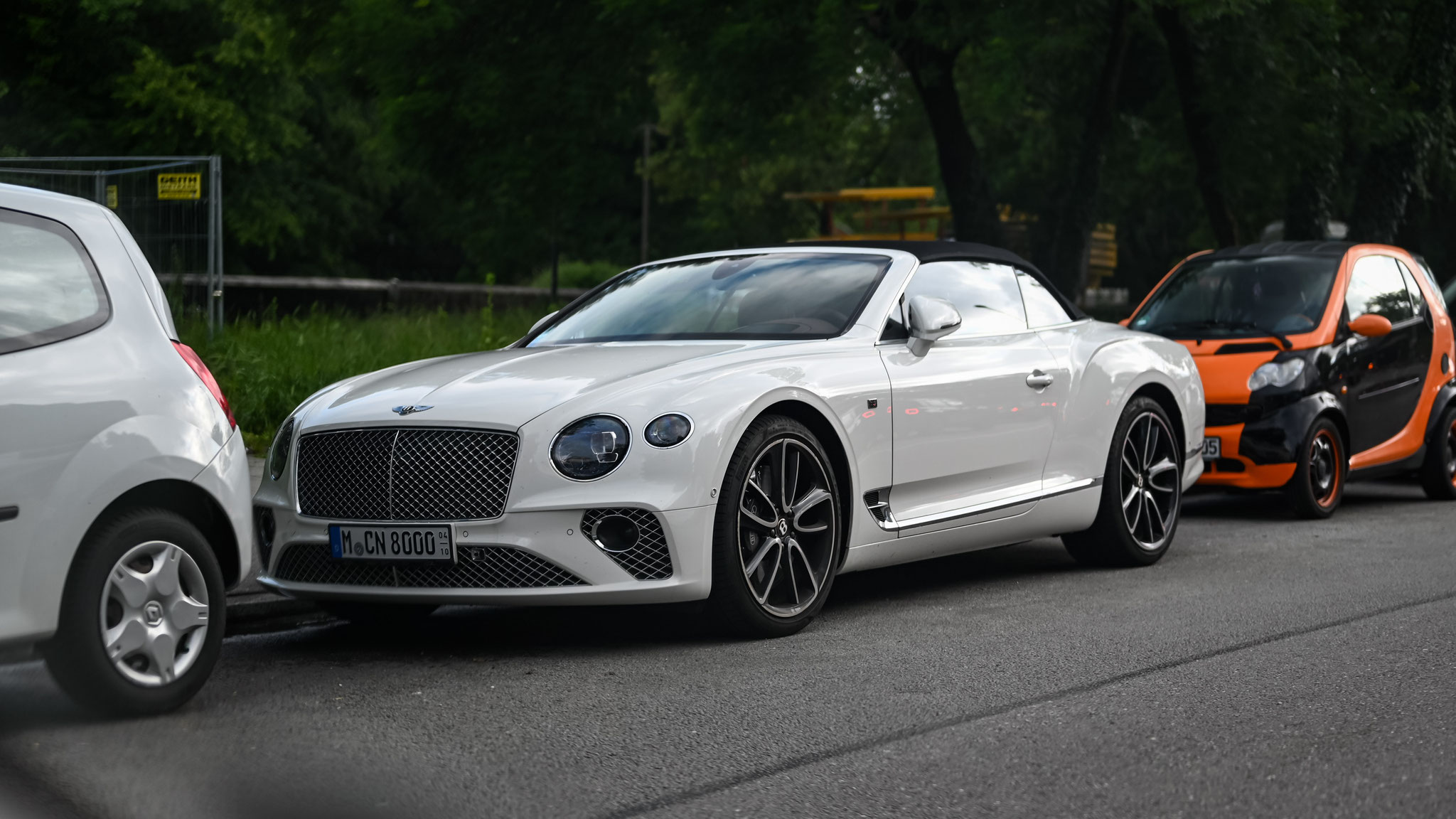 Bentley Continental GTC - M-CN8000