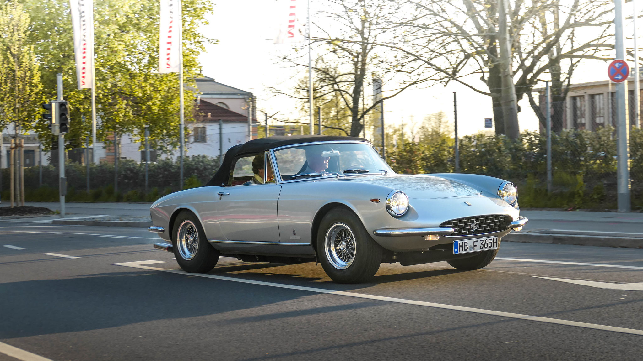 Ferrari 365 GTS - MB-F365H