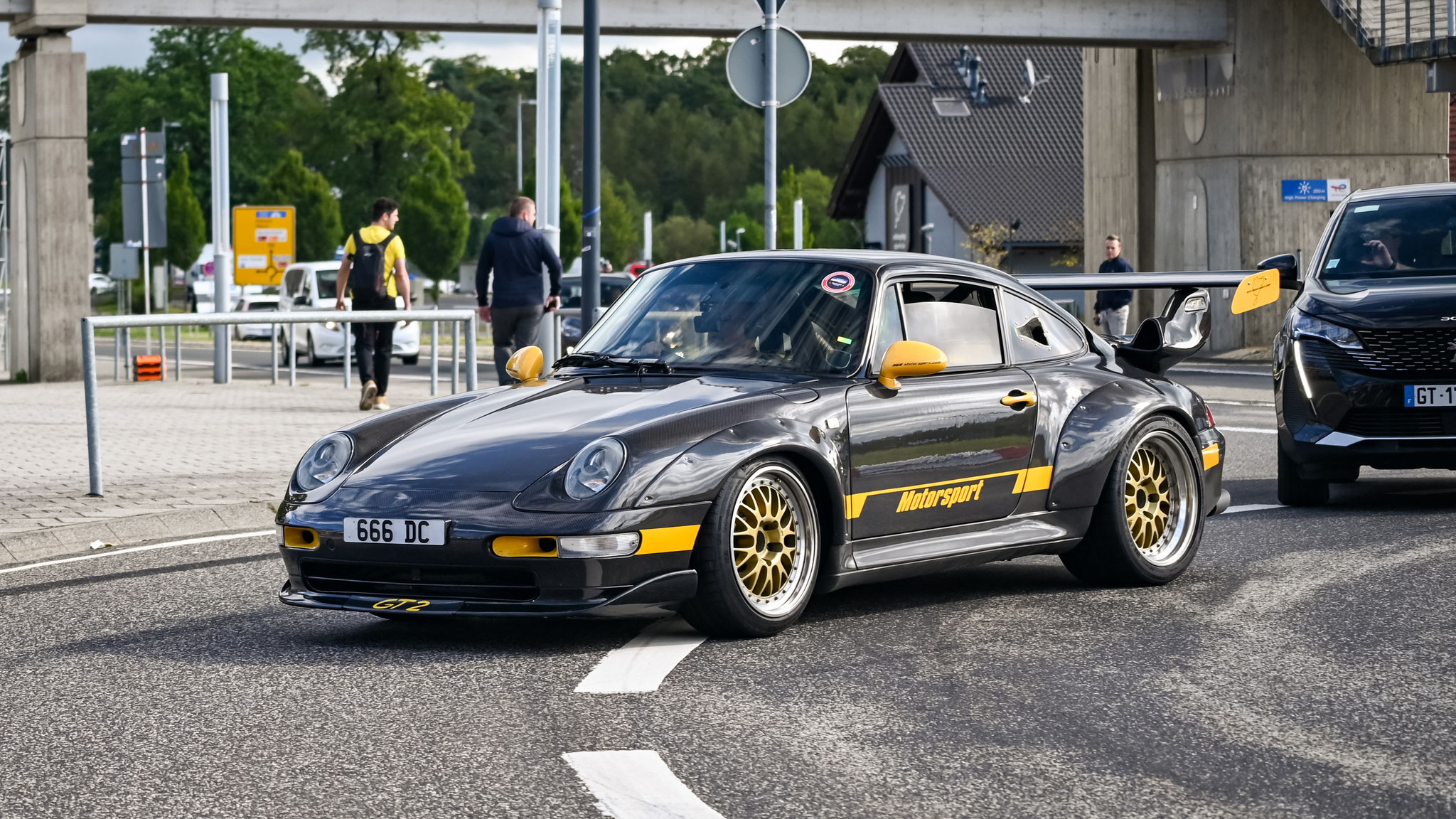 Porsche 993 GT2 Custom - 666DC (GB)