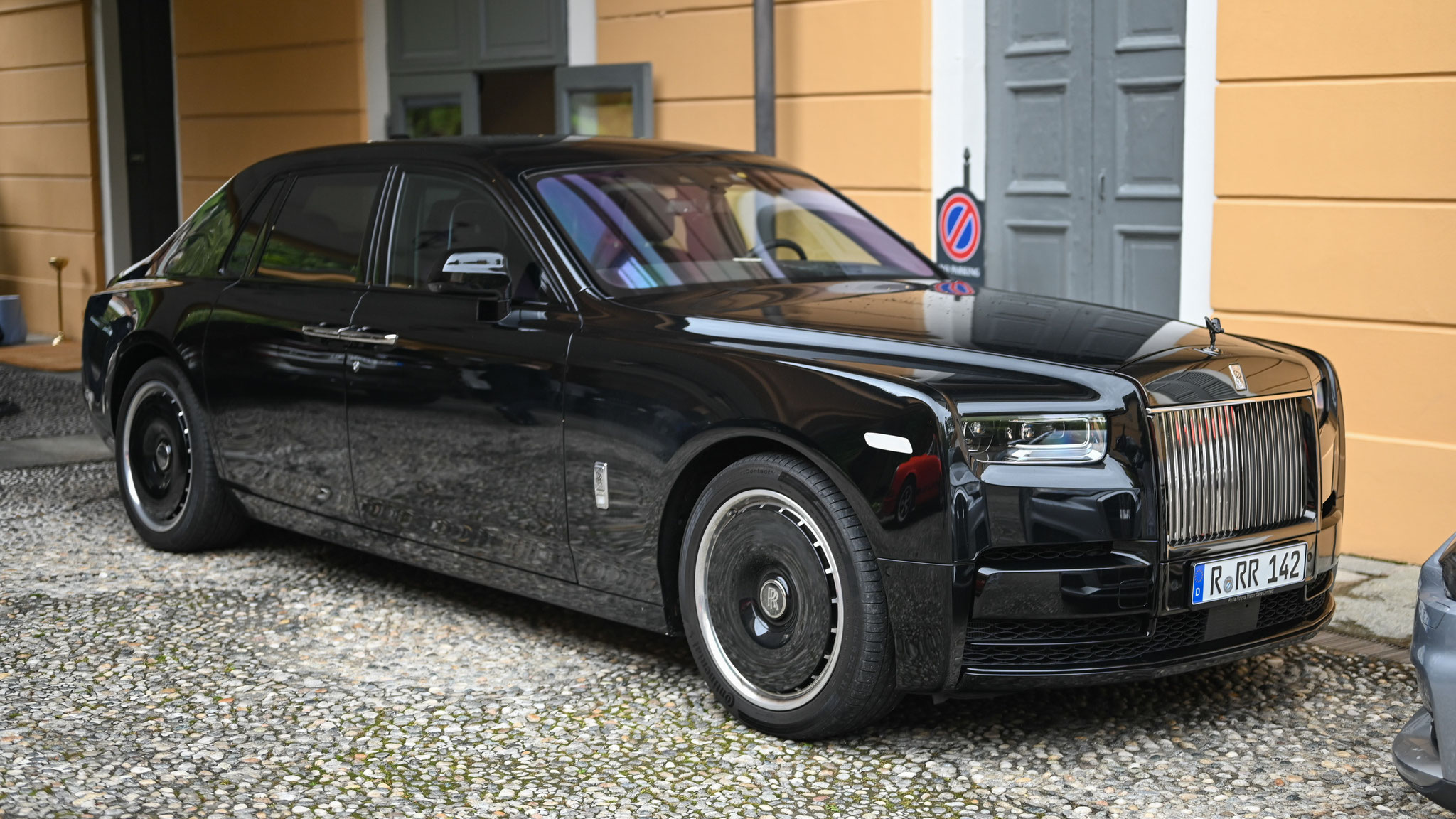 Rolls Royce Phantom - R-RR142