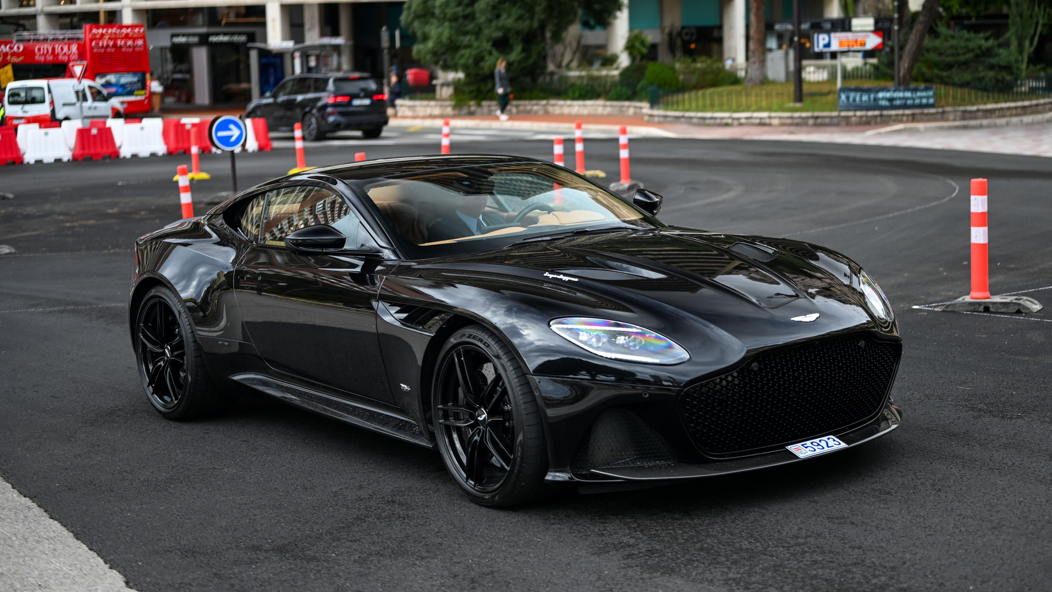 Aston Martin DBS Superleggera - 5923 (MC)