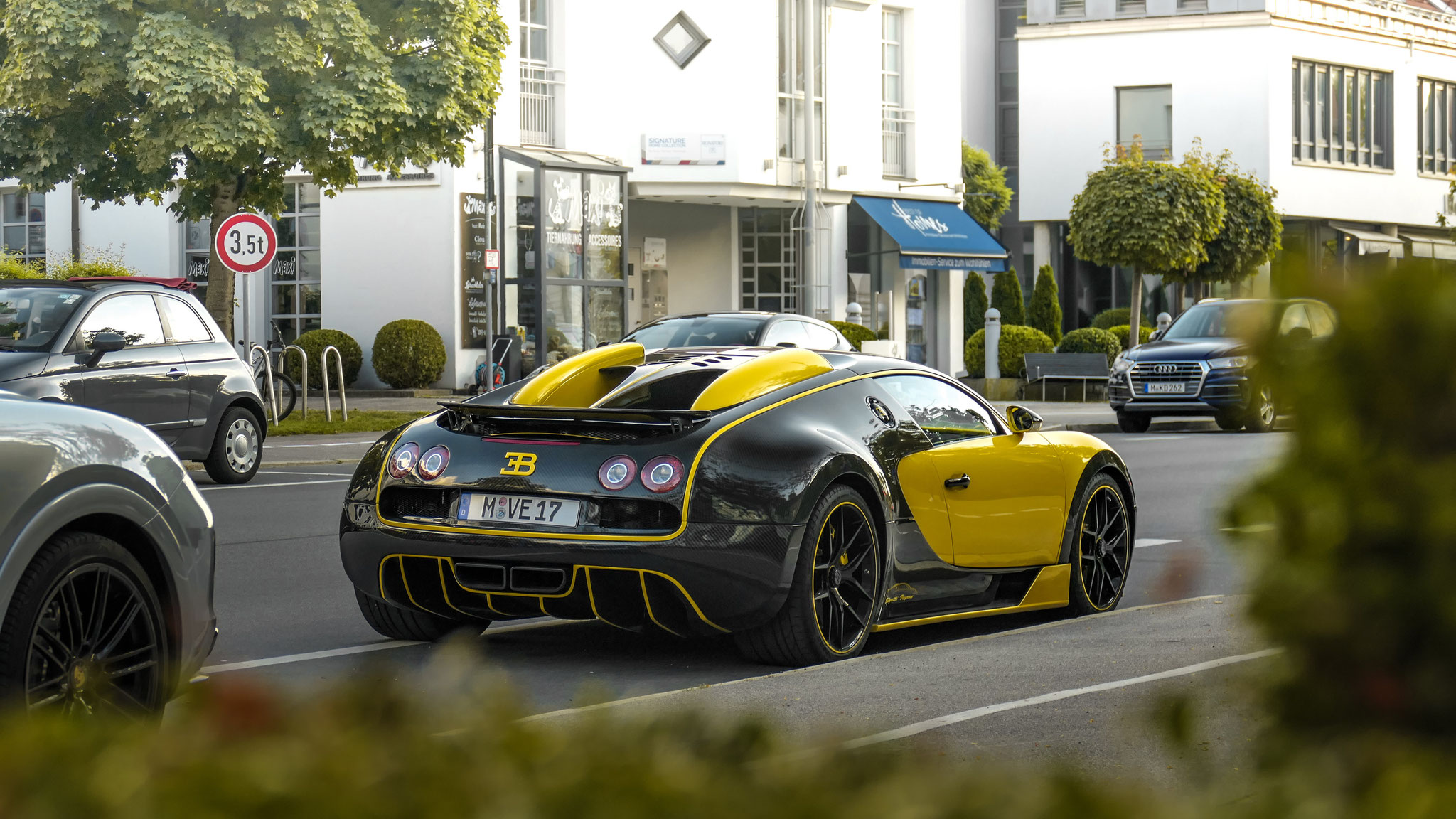 Bugatti Veyron 16.4 Oakley Design - M-VE17