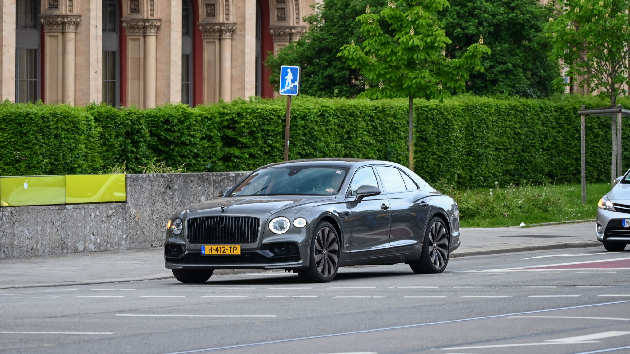 Bentley Flying Spur - H412TP (NL)
