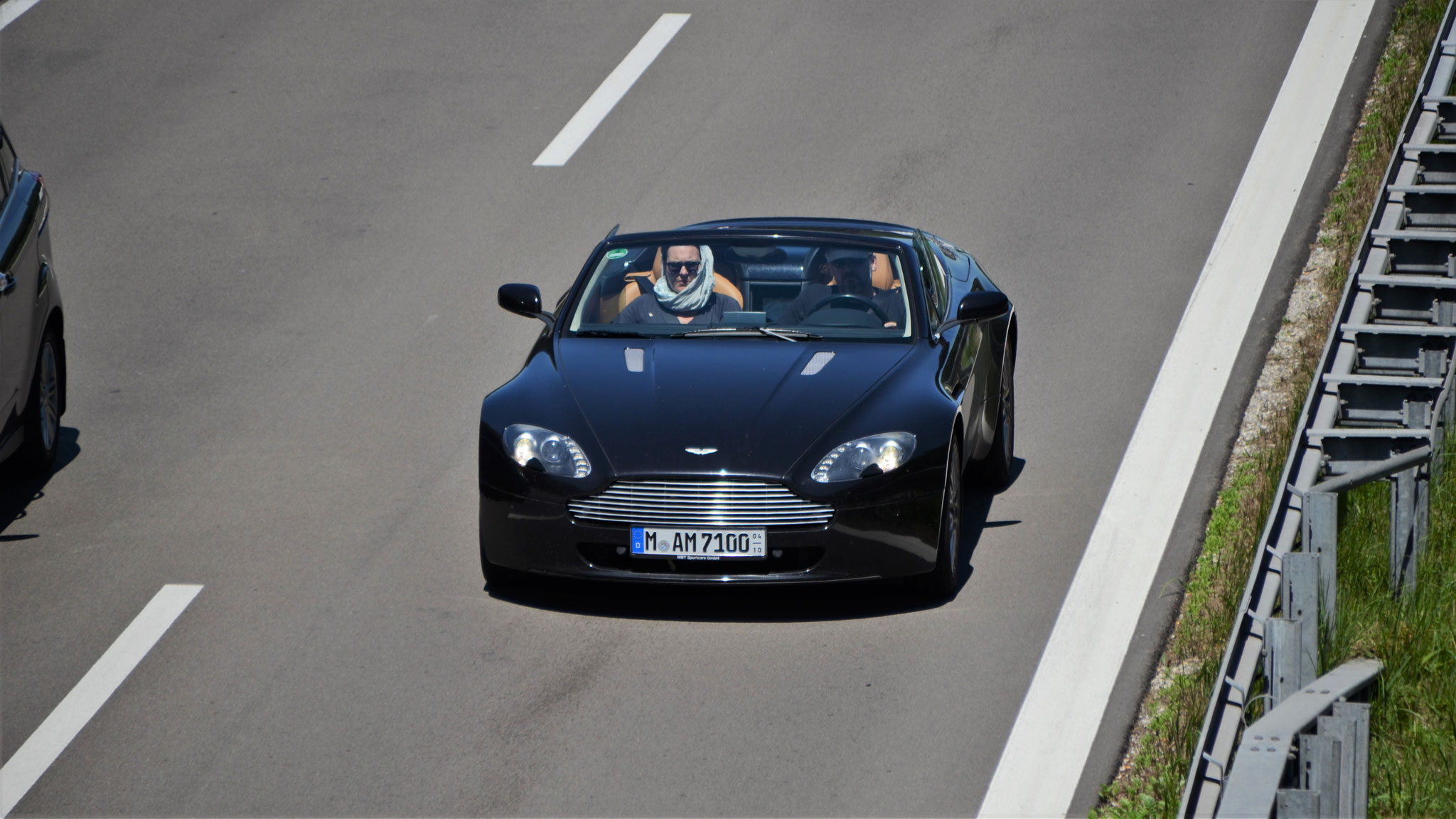 Aston Martin Vantage V8 Volante - M-AM7100
