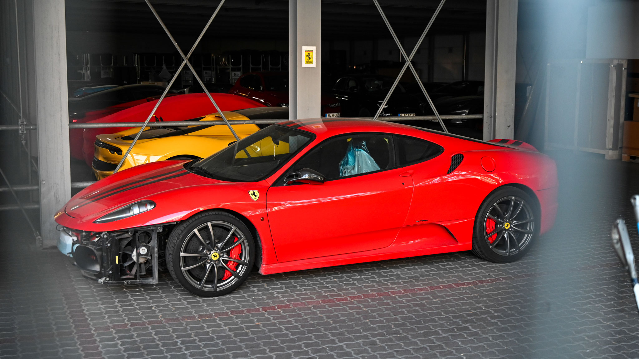 Ferrari 430 Scuderia - BE-H700