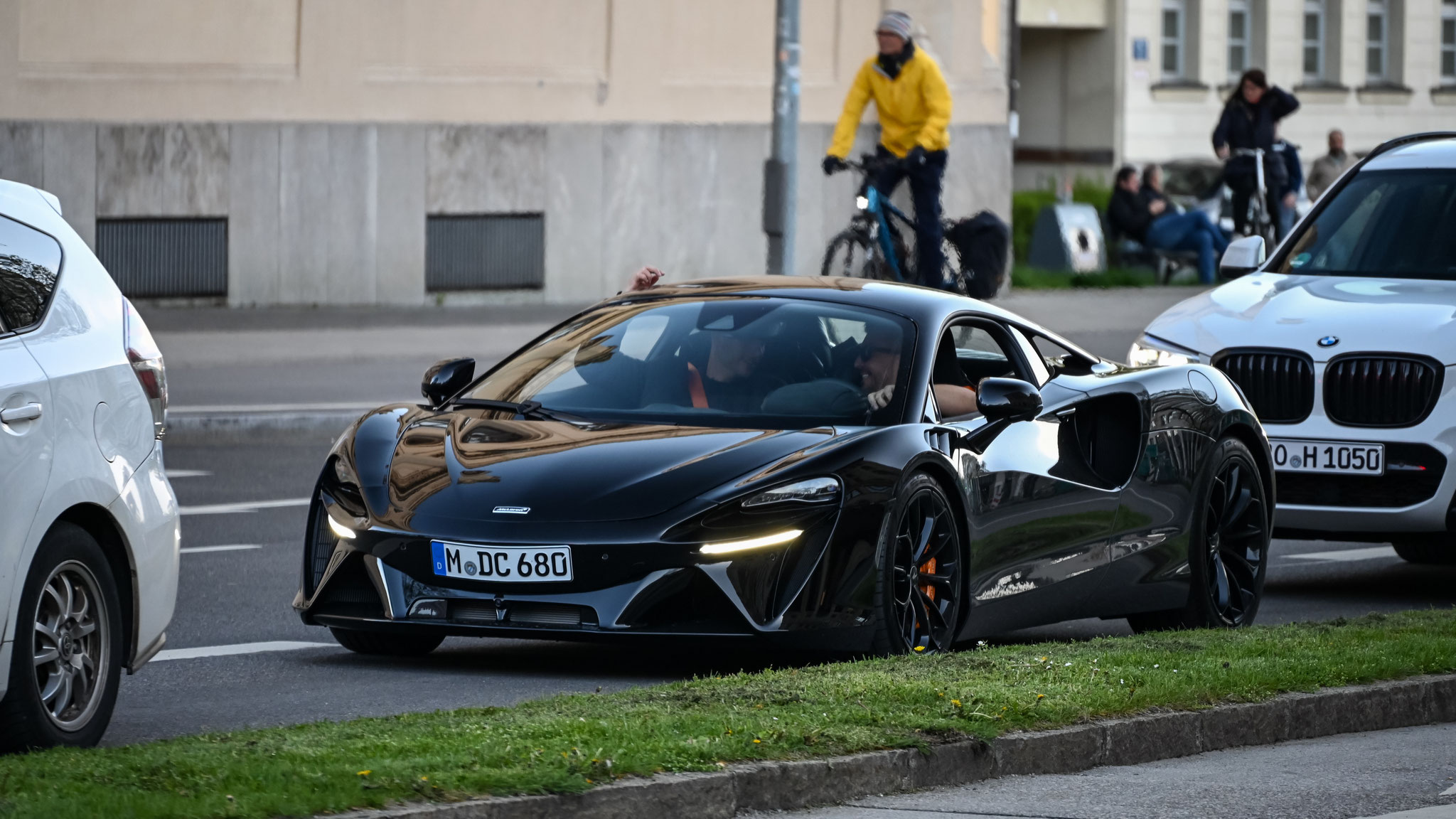 McLaren Artura - M-DC680