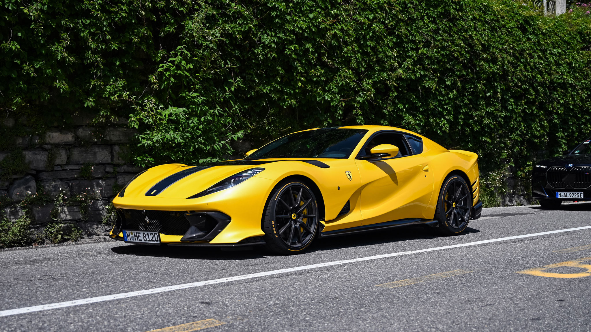 Ferrari 812 Competizione - M-HE8120