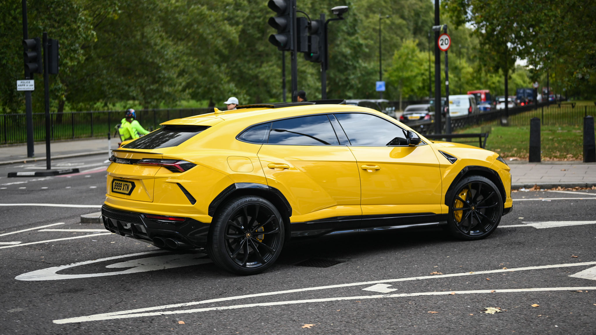 Lamborghini Urus - B999XTN (GB)