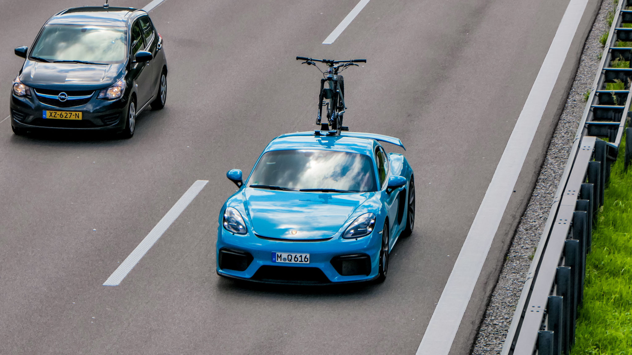 Porsche Cayman GT4 - M-Q616