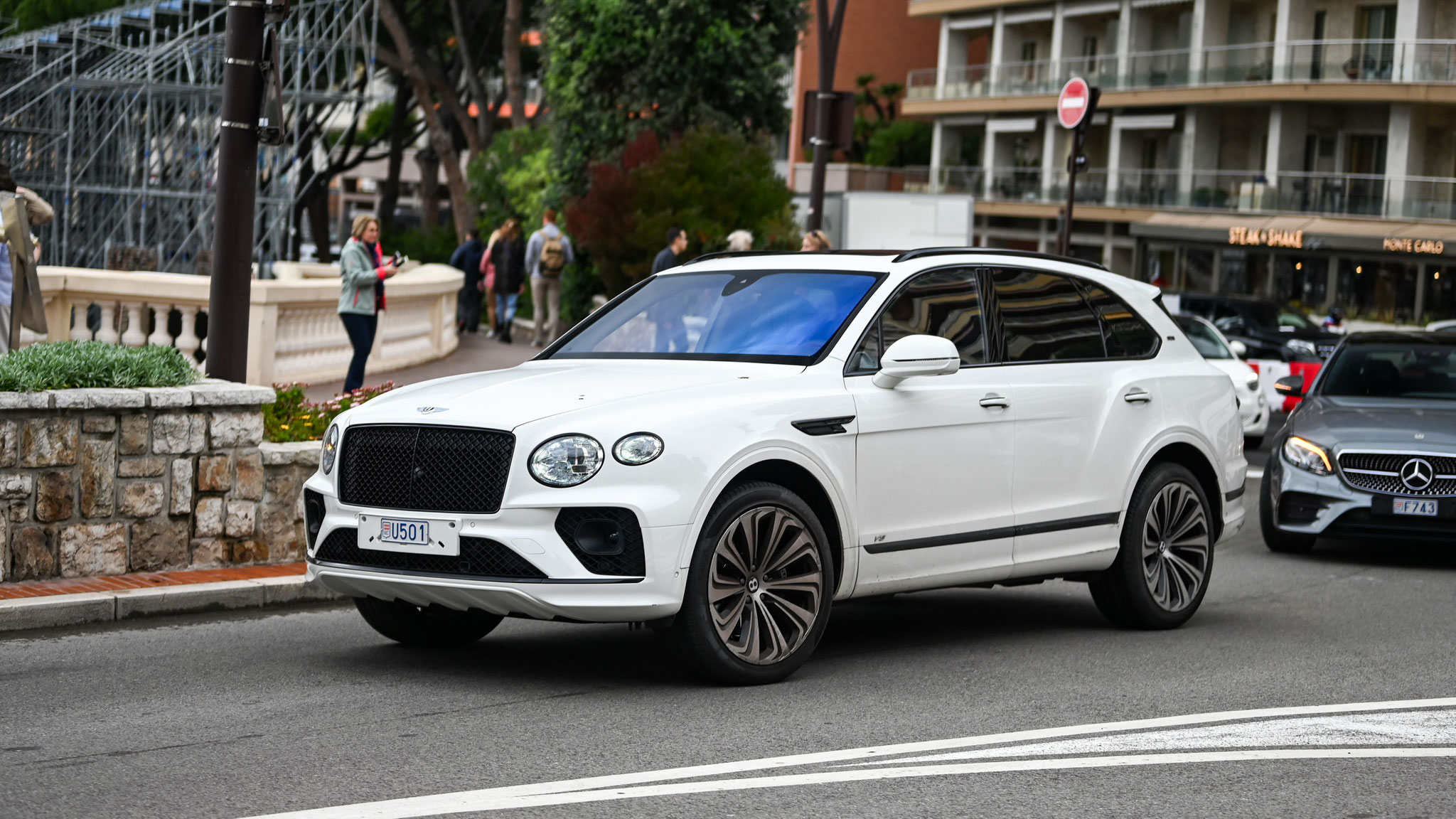 Bentley Bentayga EWB First Edition - U501 (MC)