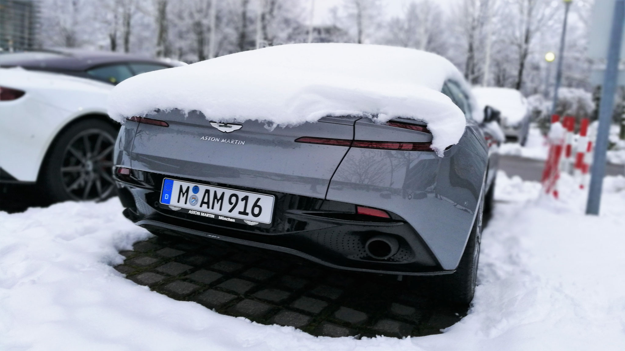 Aston Martin DB11 - M-AM916
