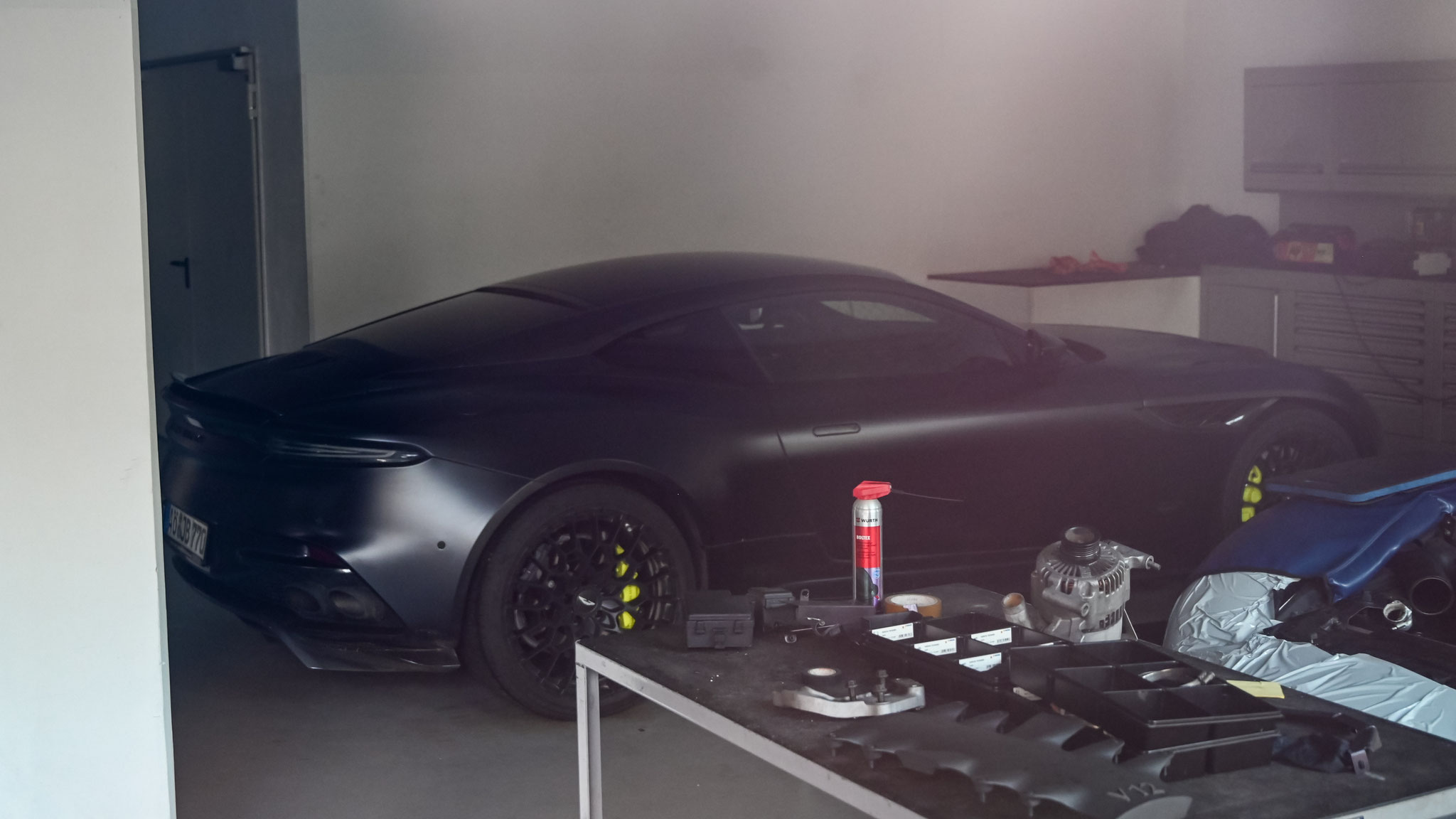 Aston Martin DBS 770 Ultimate - AÖ-JB770