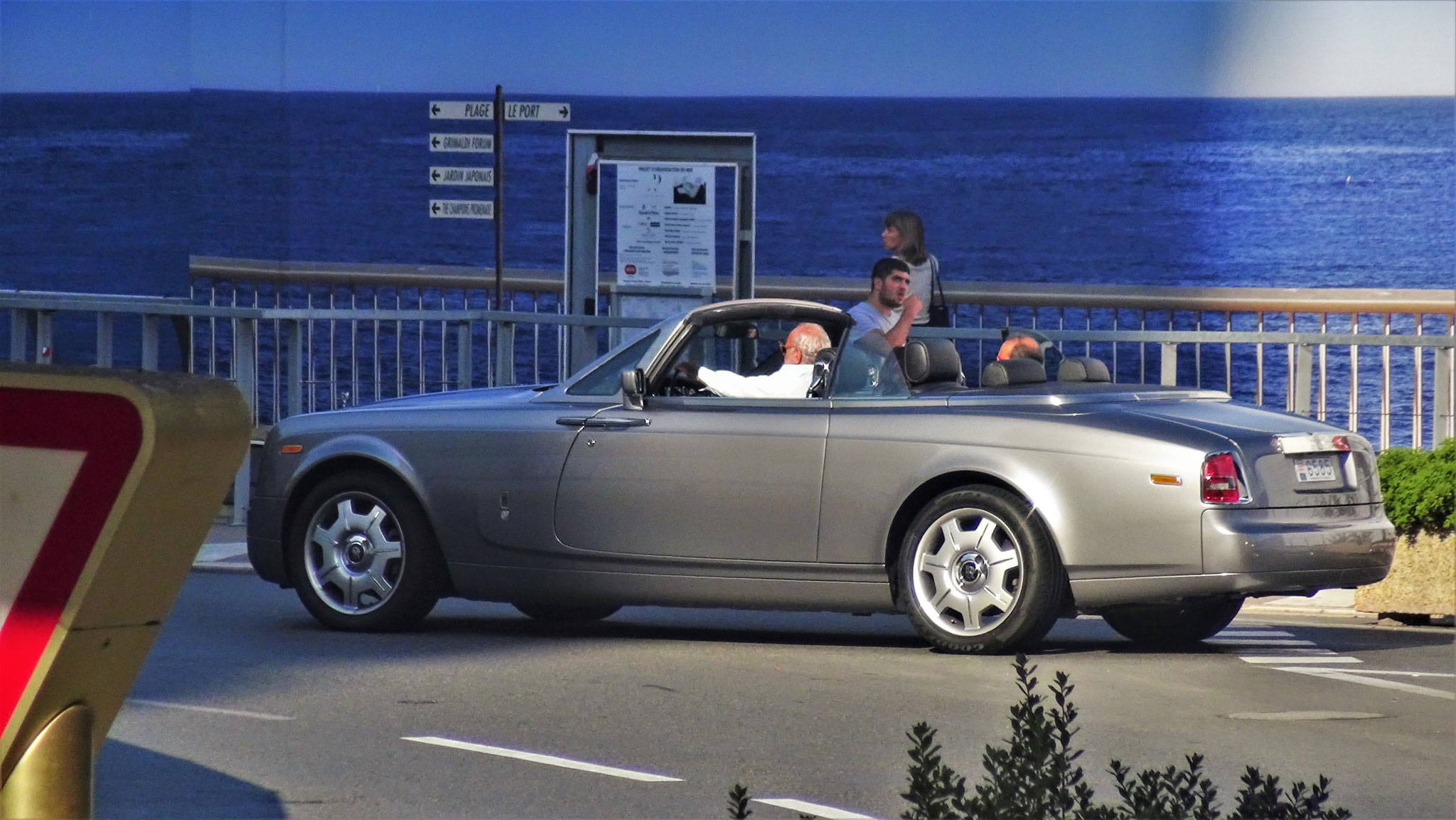 Rolls Royce Drophead - 6585 (MC)