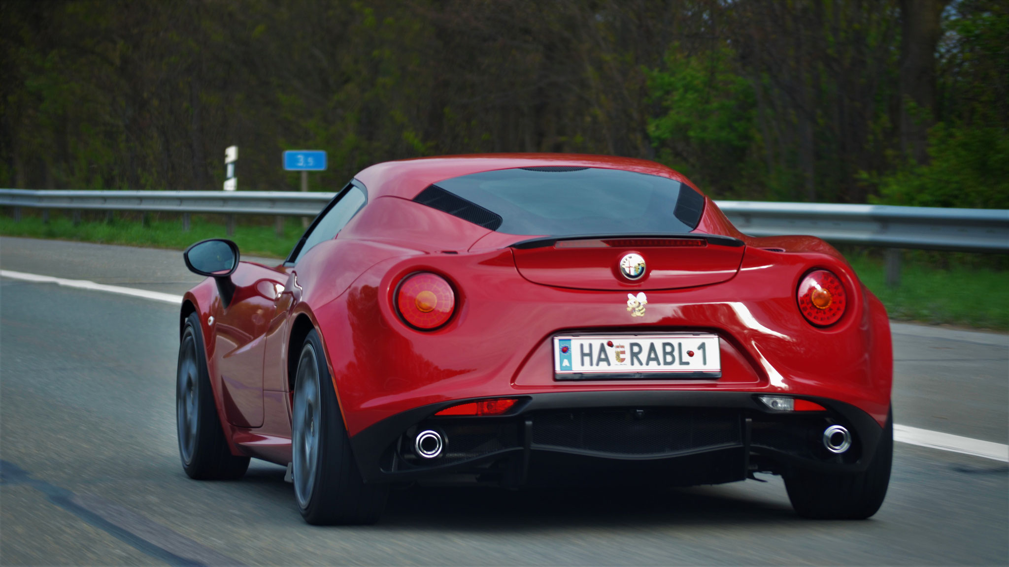 Alfa Romeo 4C - HA-RABL1 (AUT)